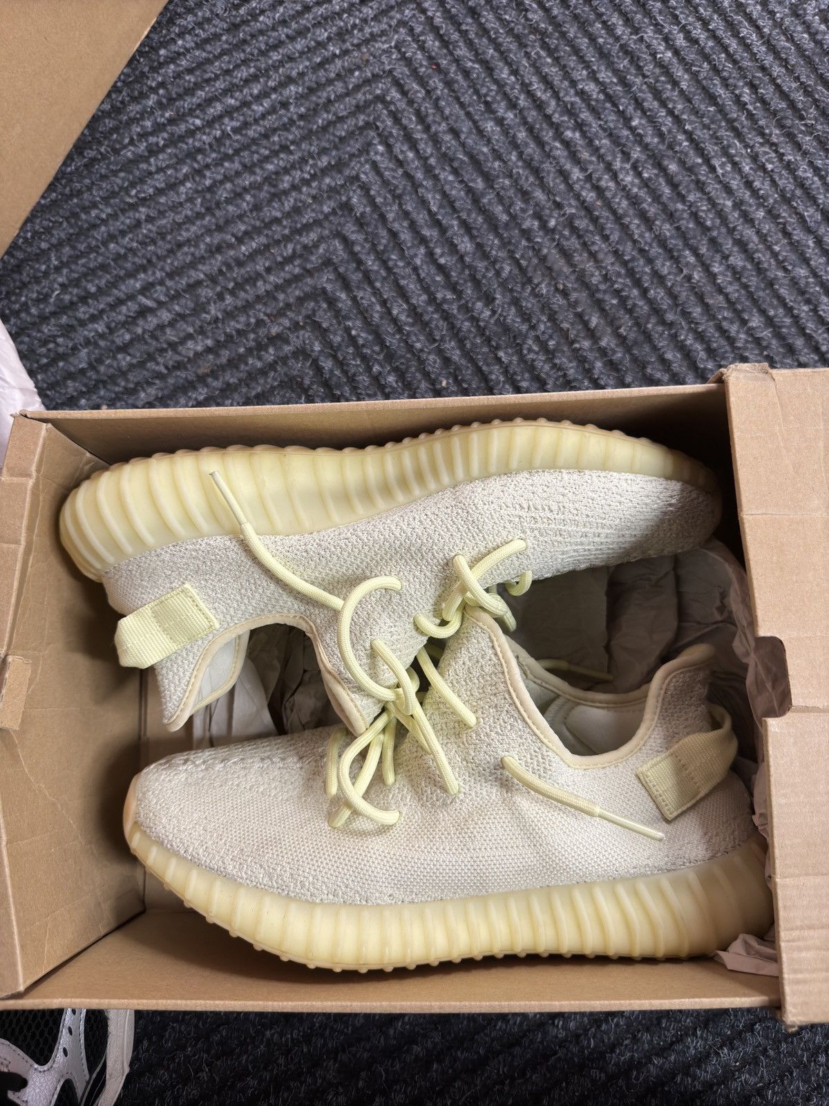 Adidas × Yeezy Adidas Yeezy 350v2 “Butter” Size US 9 / EU 42 - 2 Thumbnail