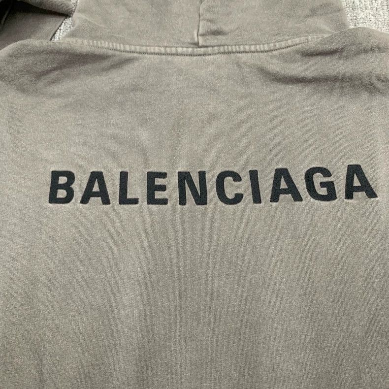 Balenciaga Balenciaga Grey front and back embroidered hoodie sweatshi Size US S / EU 44-46 / 1 - 9 Thumbnail