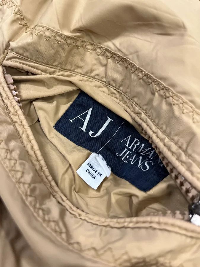 Armani 1990s Armani Réversible Beige & Navy Nylon Bomber Jacket Size US S / EU 44-46 / 1 - 16 Thumbnail