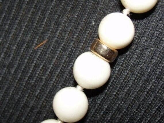Handmade Angelskin Coral Flapper Necklace with 14 kt Gold Beads Size ONE SIZE - 5 Thumbnail
