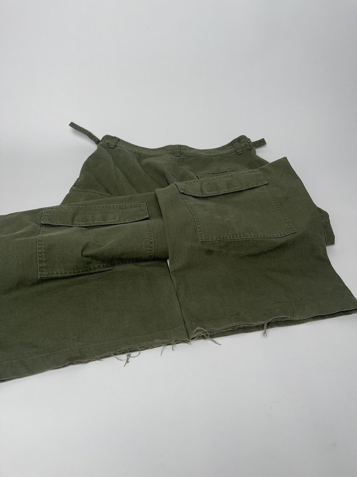 Balenciaga AW2020 large wide leg ripstop convertible cargo pants Size US 30 / EU 46 - 4 Thumbnail