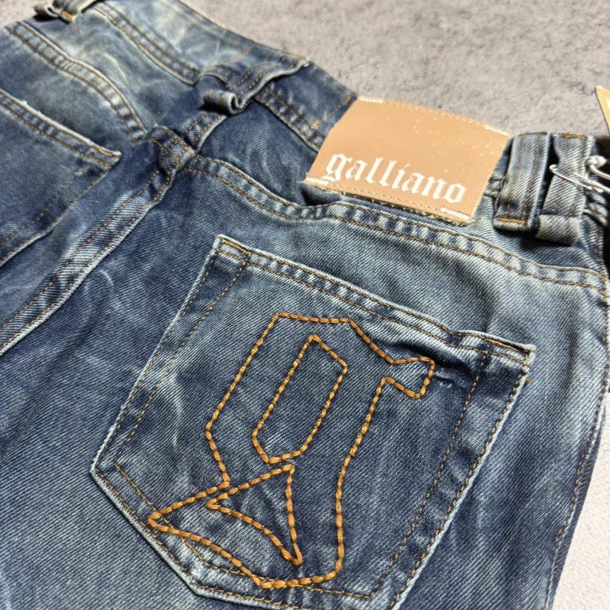 John Galliano NEW Galliano Y2K 00s Flared Jeans Size 25" / US 0 / IT 36 - 7 Thumbnail
