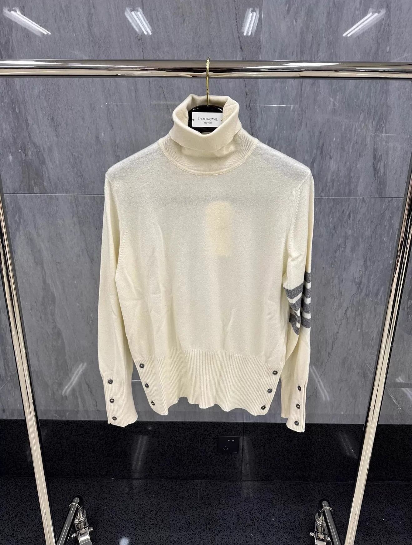 Thom Browne Thom Browne Men's 4-Bar Beige T-neck Cashmere Sweater Size US XXL / EU 58 / 5 - 7 Thumbnail