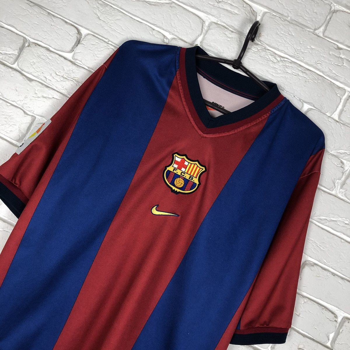 Nike Figo Barcelona Nike 1998 1999 home jersey vintage Size US L / EU 52-54 / 3 - 3 Thumbnail