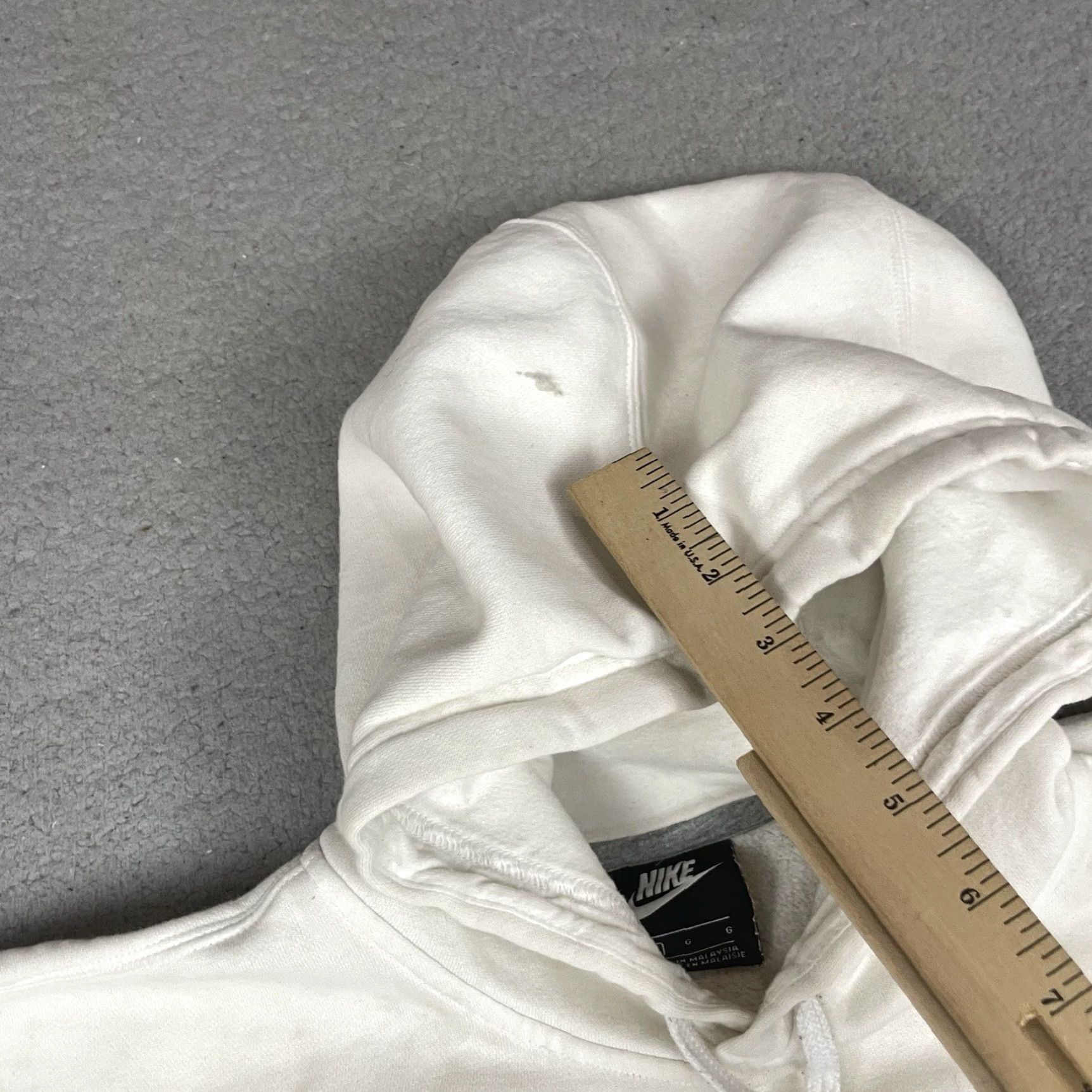 Nike VINTAGE Nike Sweatshirt Mens Sweatshirt L White Distressed Crew Neck Swoosh Logo Hoodie Size US L / EU 52-54 / 3 - 7 Thumbnail