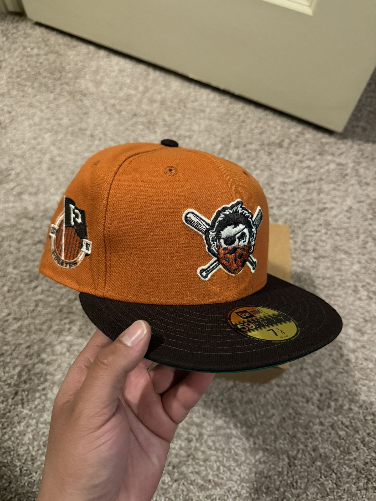 New Era 7 1/4 New Era Pittsburgh Pirates Masked Jolly Roger Fitted Size ONE SIZE - 1 Thumbnail
