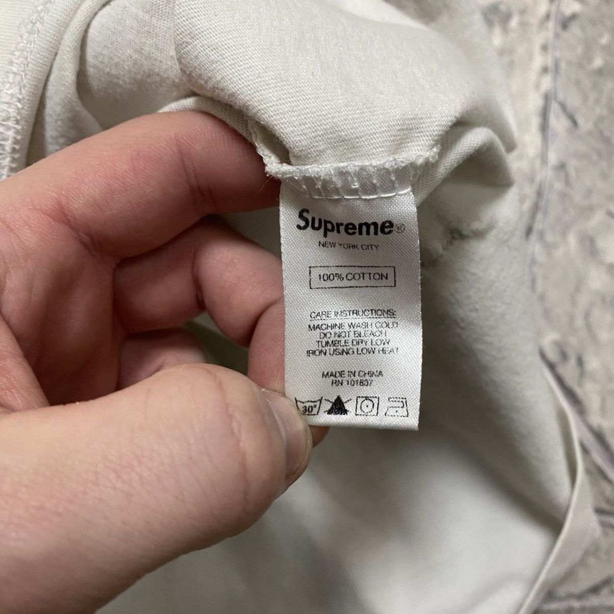 Supreme Supreme T-Shirt Big Logo White Size L Size US L / EU 52-54 / 3 - 8 Thumbnail
