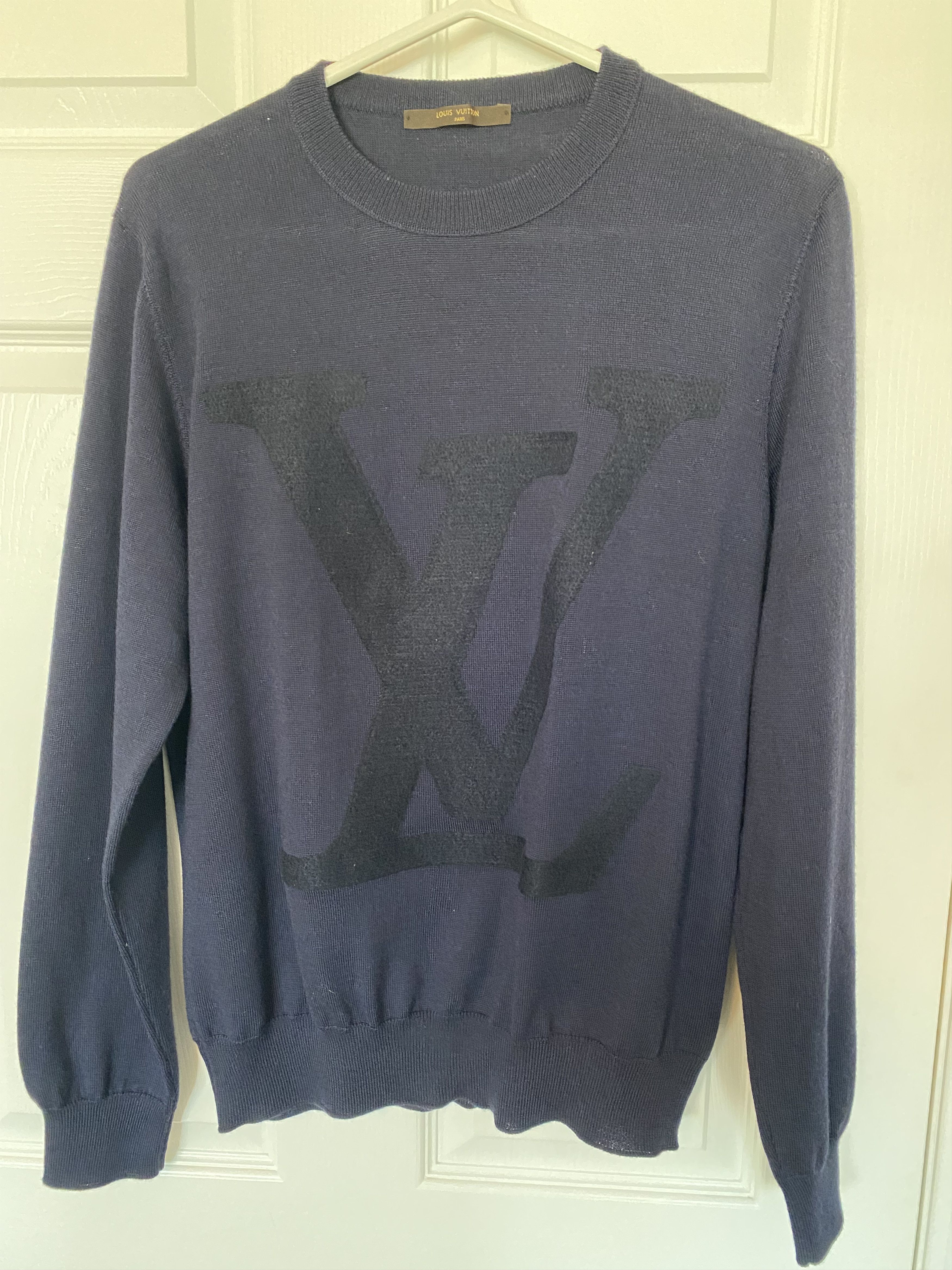 Louis Vuitton Louis Vuitton Oversized "LV" Logo Crewneck Sweater Size US S / EU 44-46 / 1 - 1 Thumbnail