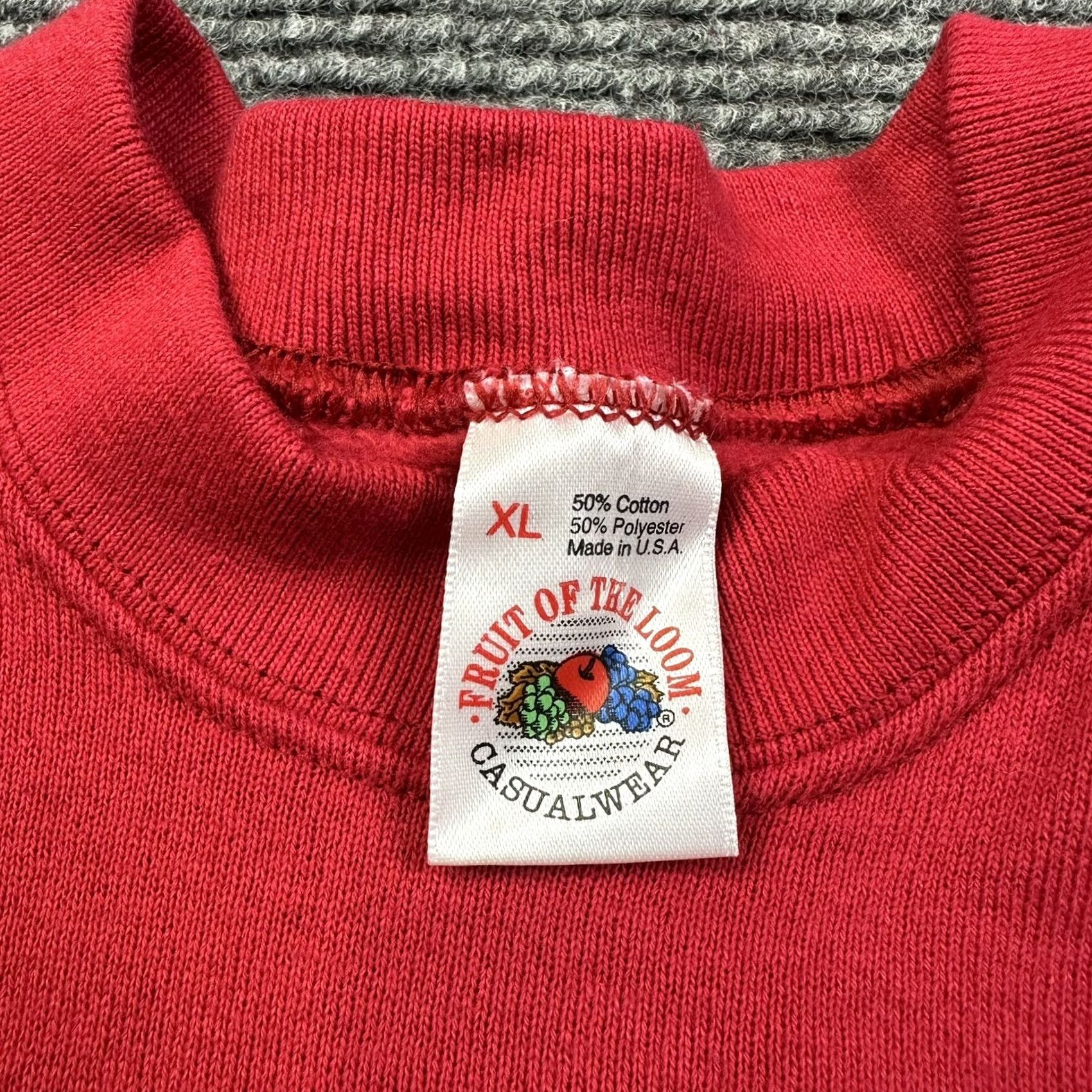 Fruit Of The Loom VINTAGE Fruit of the Loom Red Raglan Crewneck Sweatshirt XL Unisex Adults 90s Sweatshirt 50/50 Made USA Size US XL / EU 56 / 4 - 2 Thumbnail