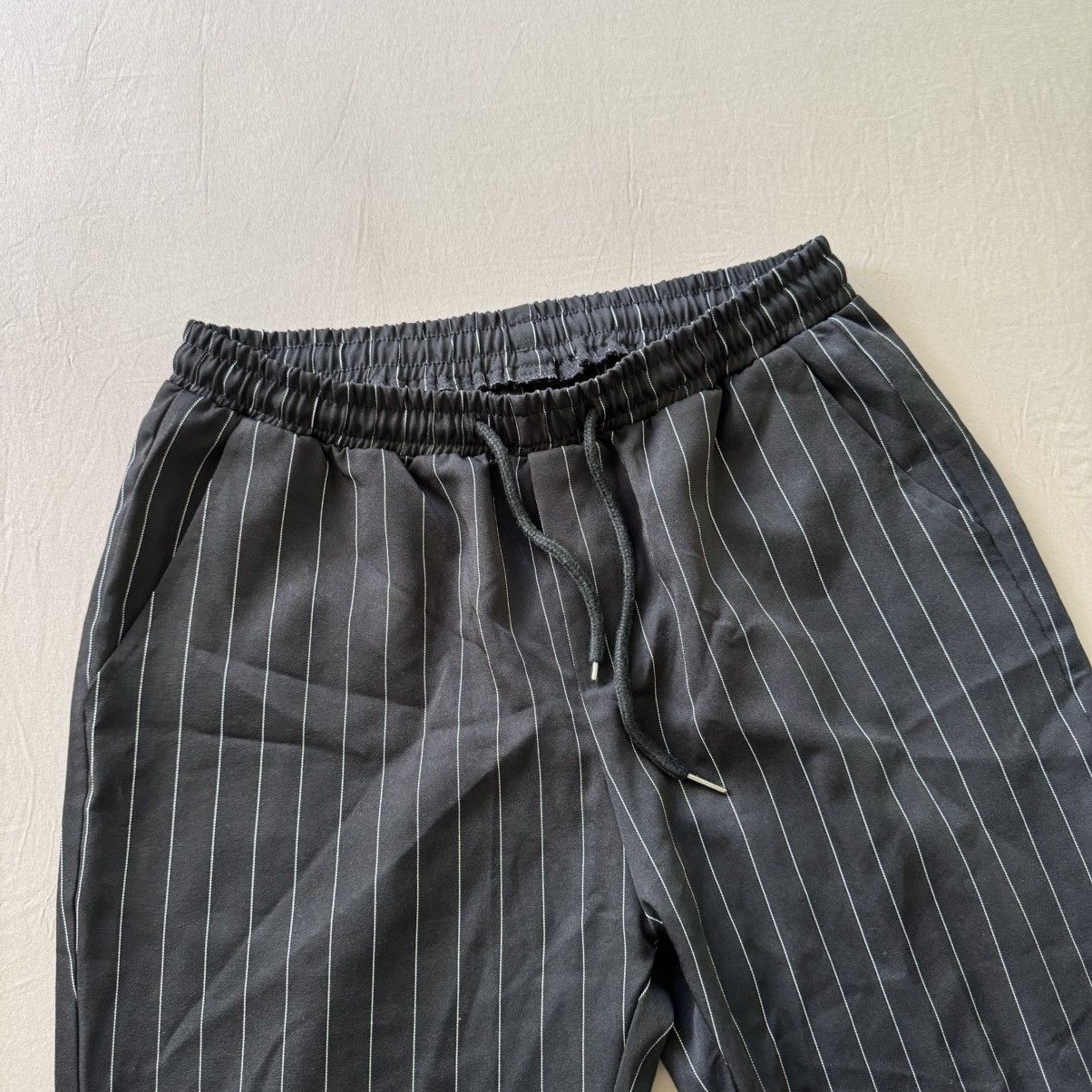 Shein Shein Pull On Pinstripe Trousers Size 30" / US 8 / IT 44 - 3 Thumbnail