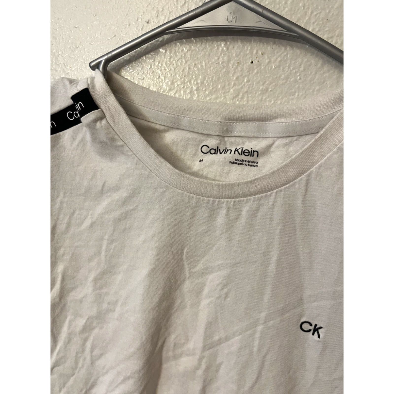 Calvin Klein CALVIN KLEIN Men White Graphic Tee Shirt Medium Short Sleeve Adult M White Graphic Tee Modern Logo Casual Top Size US 31 - 2 Thumbnail