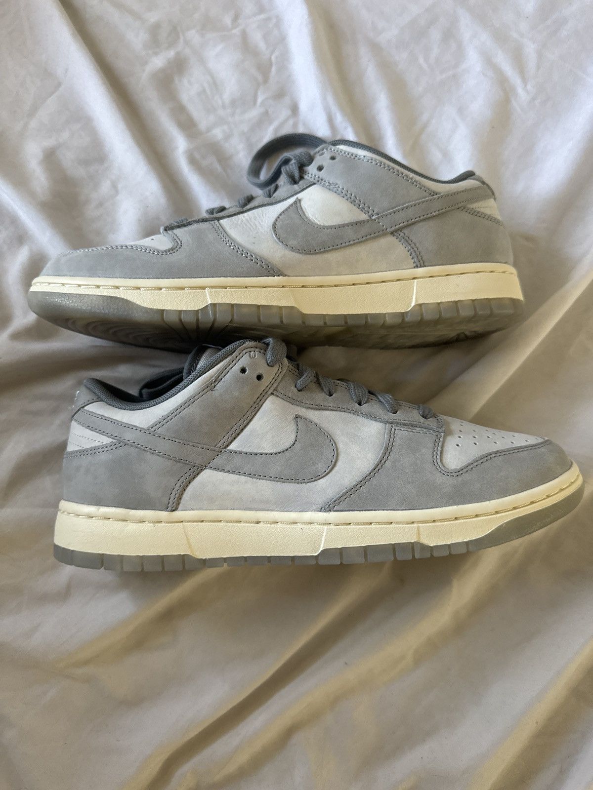 Nike WMNS Cool Grey Nike Dunk Low Size 9 Men Size US 9 / EU 42 - 2 Thumbnail