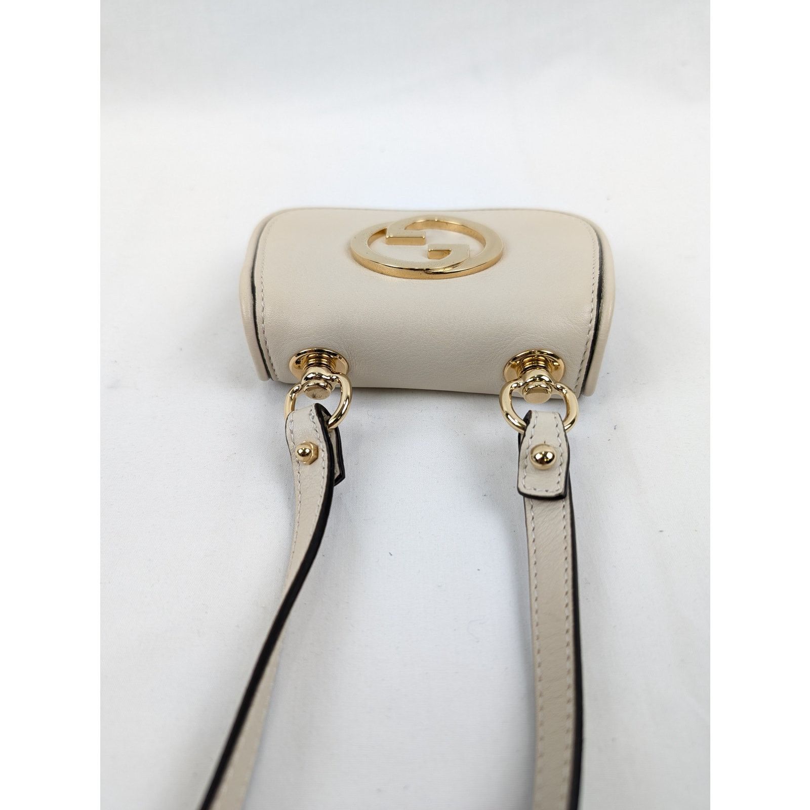 Gucci o1rshd1 Size: OS / C.Case W/Strap Bag in Beige Size ONE SIZE - 5 Thumbnail