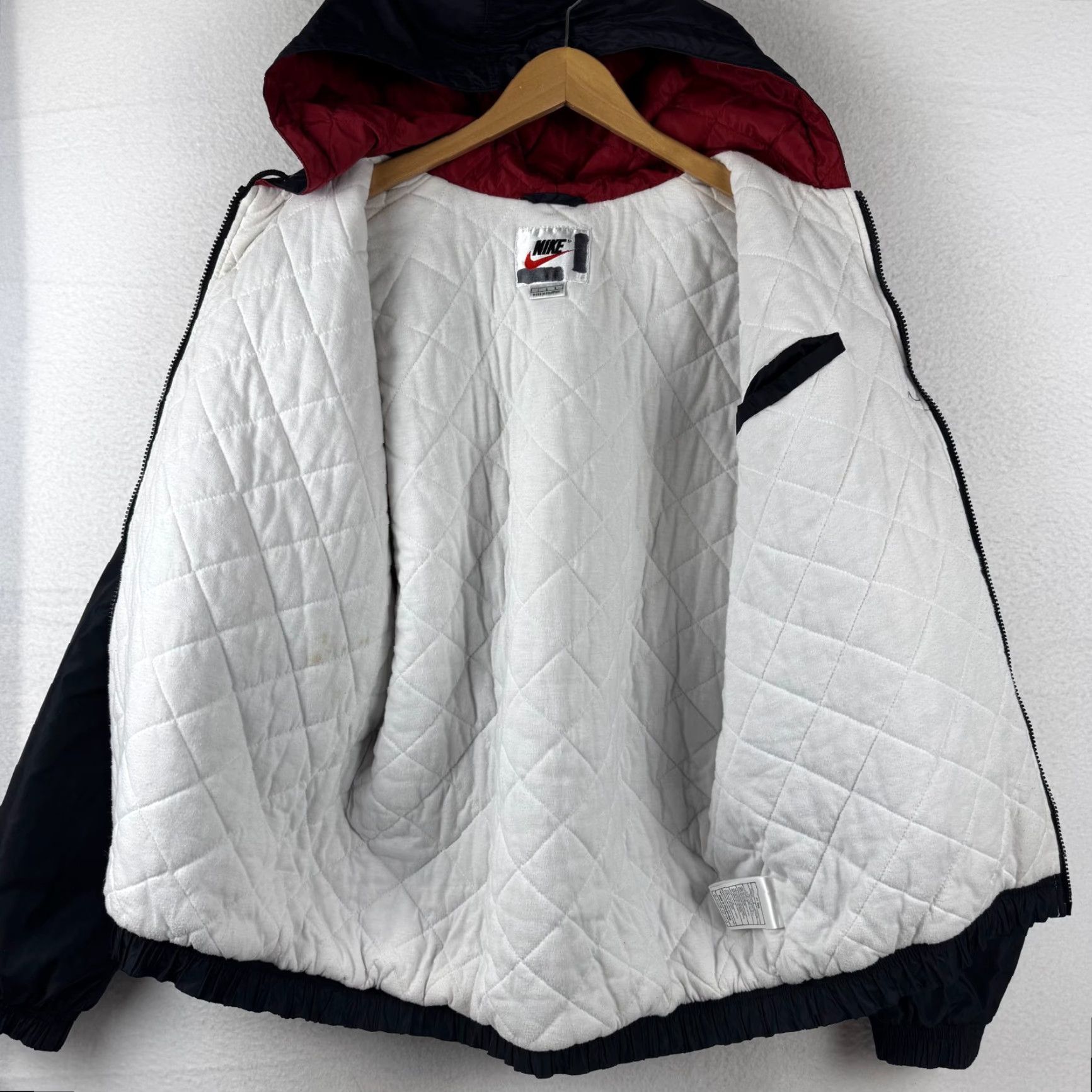 Nike VINTAGE Nike Big Swoosh Logo Black Full Zip Puffer Jacket 90s Size L Men Jacket Size US L / EU 52-54 / 3 - 6 Thumbnail