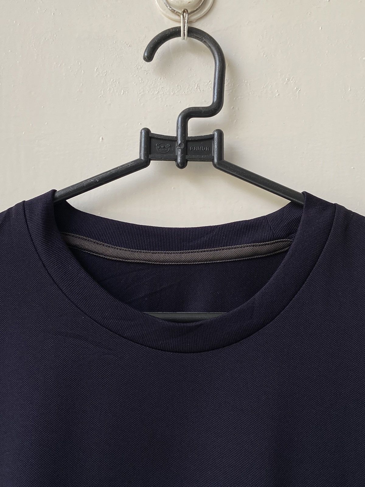 Uniqlo UNIQLO Navy T-Shirt Size US S / EU 44-46 / 1 - 5 Thumbnail