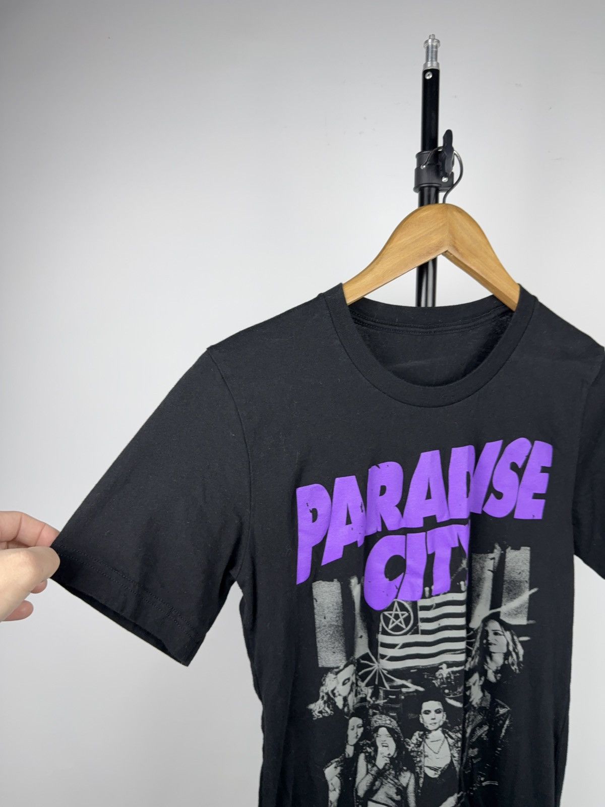 Band Tees Paradise City Rock Graphic Tee Metal Band Style Shirt Size US S / EU 44-46 / 1 - 7 Thumbnail