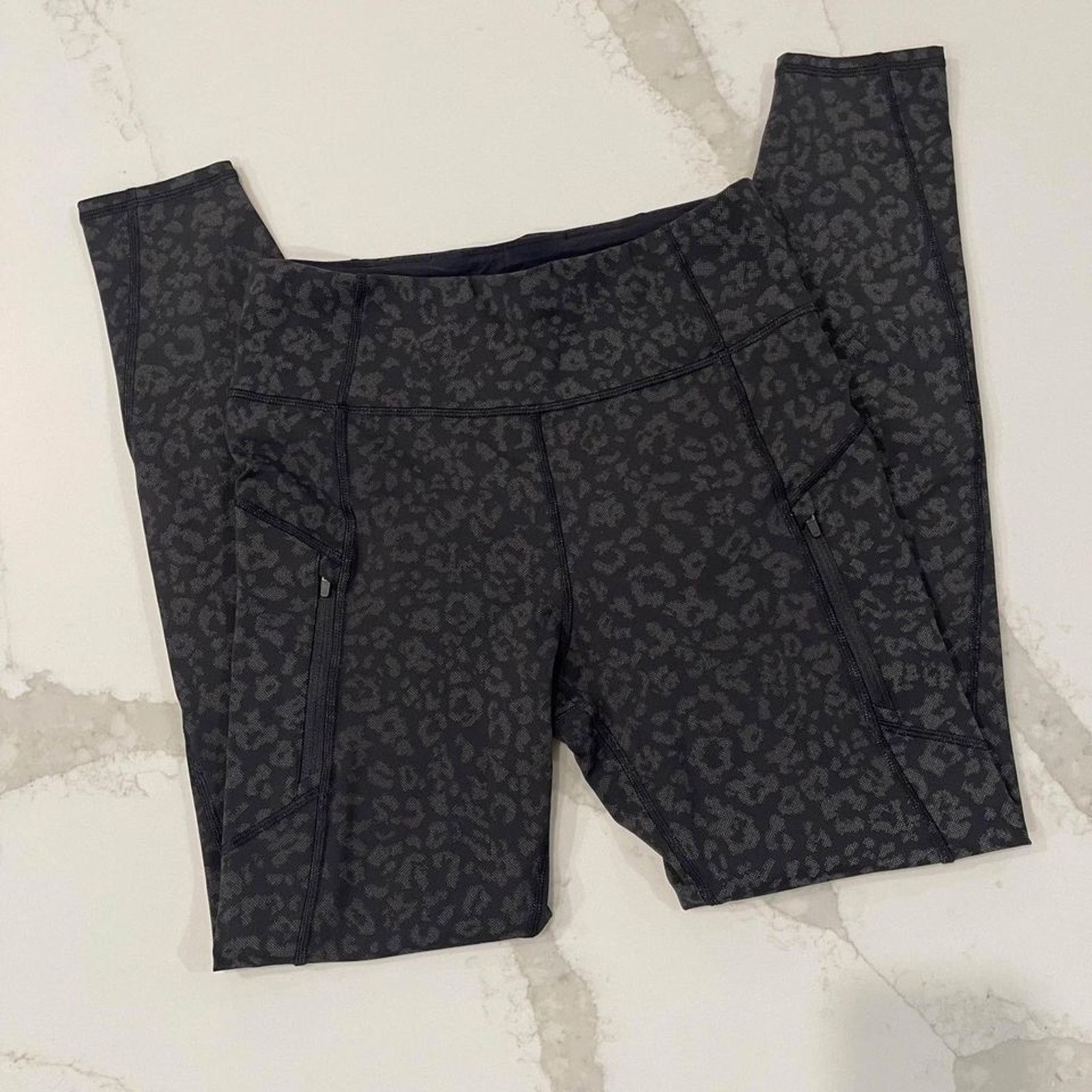 Athleta Athleta Rainier Reflective Leopard Tight Legging Women Small Size 27" / US 4 / IT 40 - 2 Thumbnail