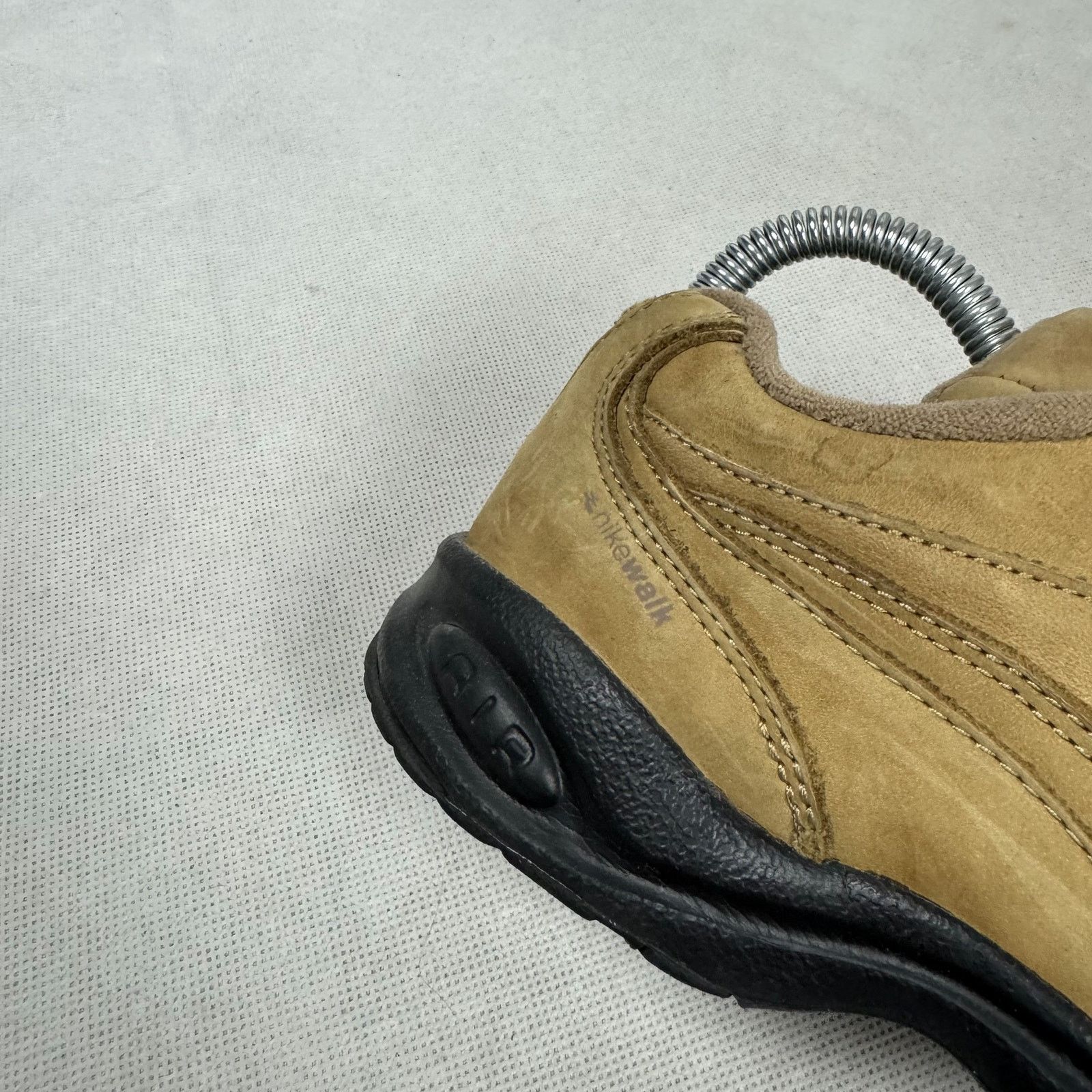 Nike Vintage Nike ACG Walk Women's Brown Leather Lace-Up Shoes Size US 8 / IT 38 - 3 Thumbnail