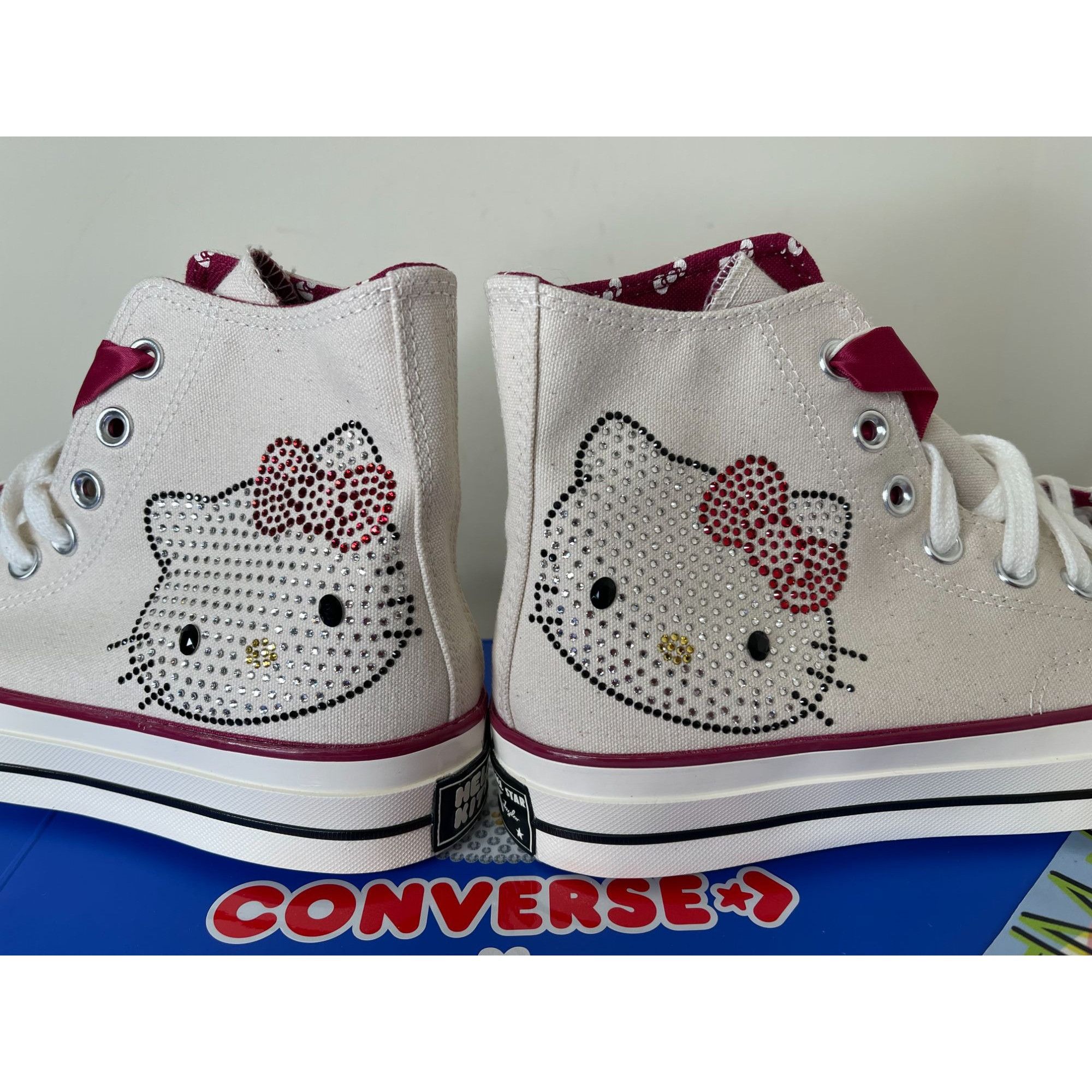 Converse Converse Hello Kitty Swarovski Chuck 70 WOMENS 9US Size US 9 / IT 39 - 7 Thumbnail
