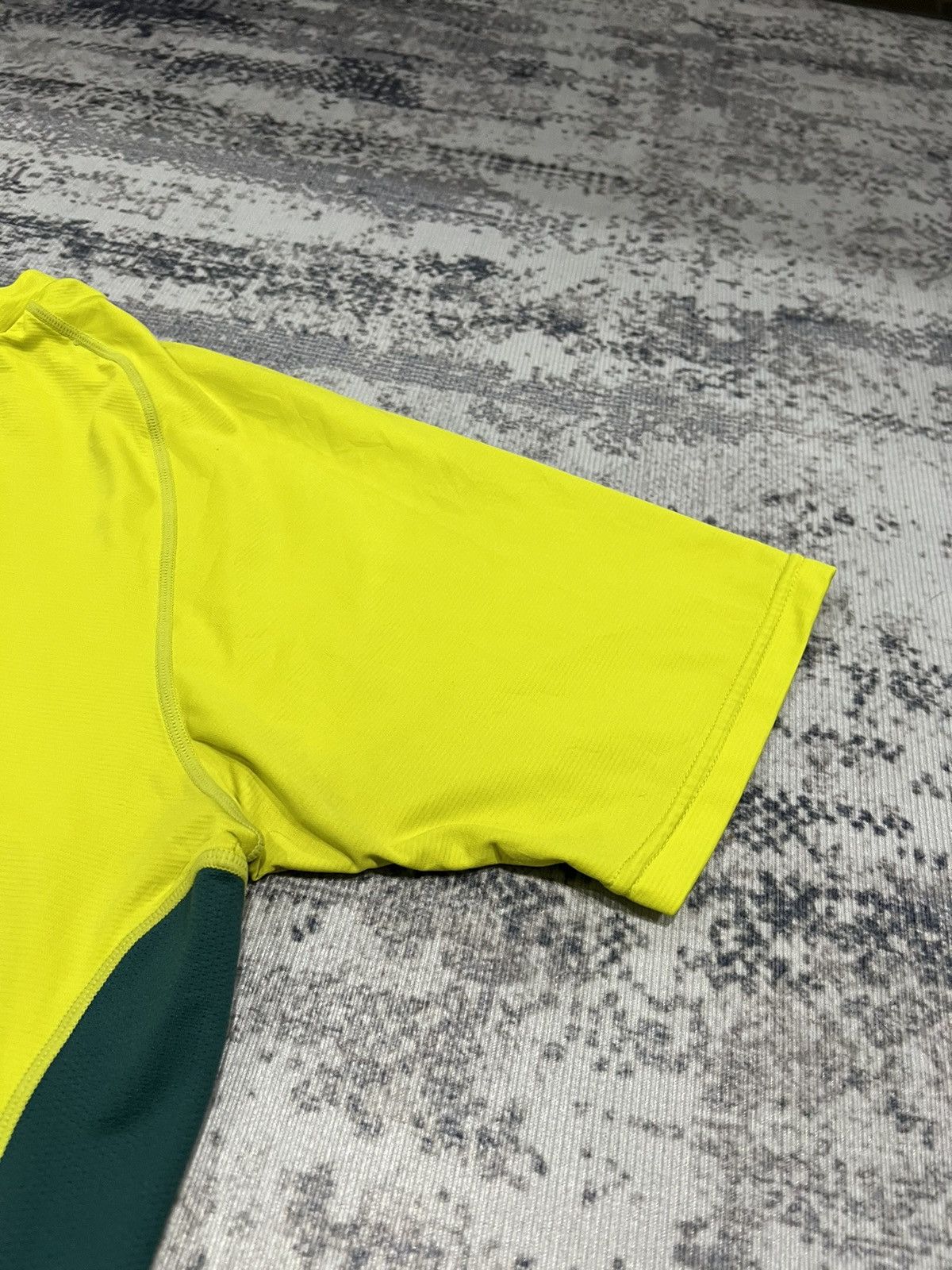 Vintage Oakley Yellow Sport T-Shirt Size US XL / EU 56 / 4 - 9 Thumbnail