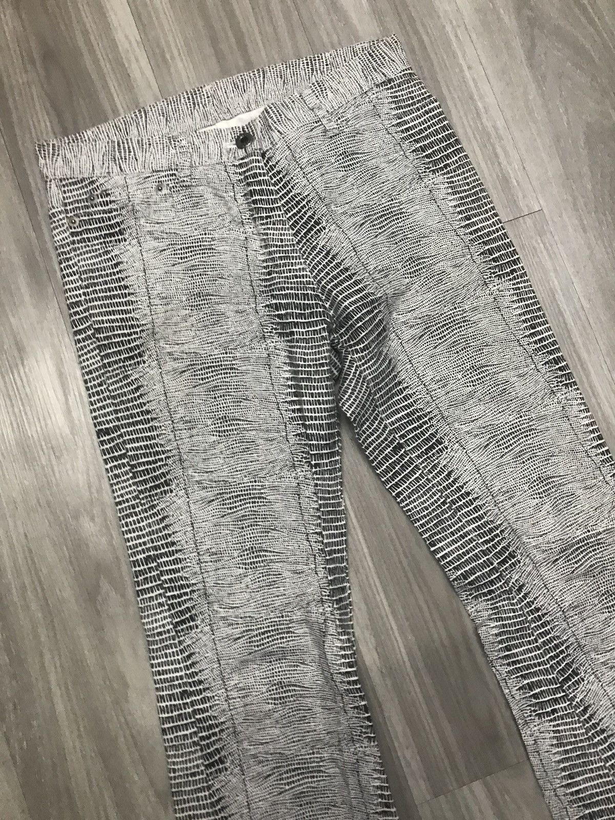 5351 POUR LES HOMMES 5351 Pour Les Homme Snake Printed Flare Jeans Size US 28 / EU 44 - 15 Thumbnail