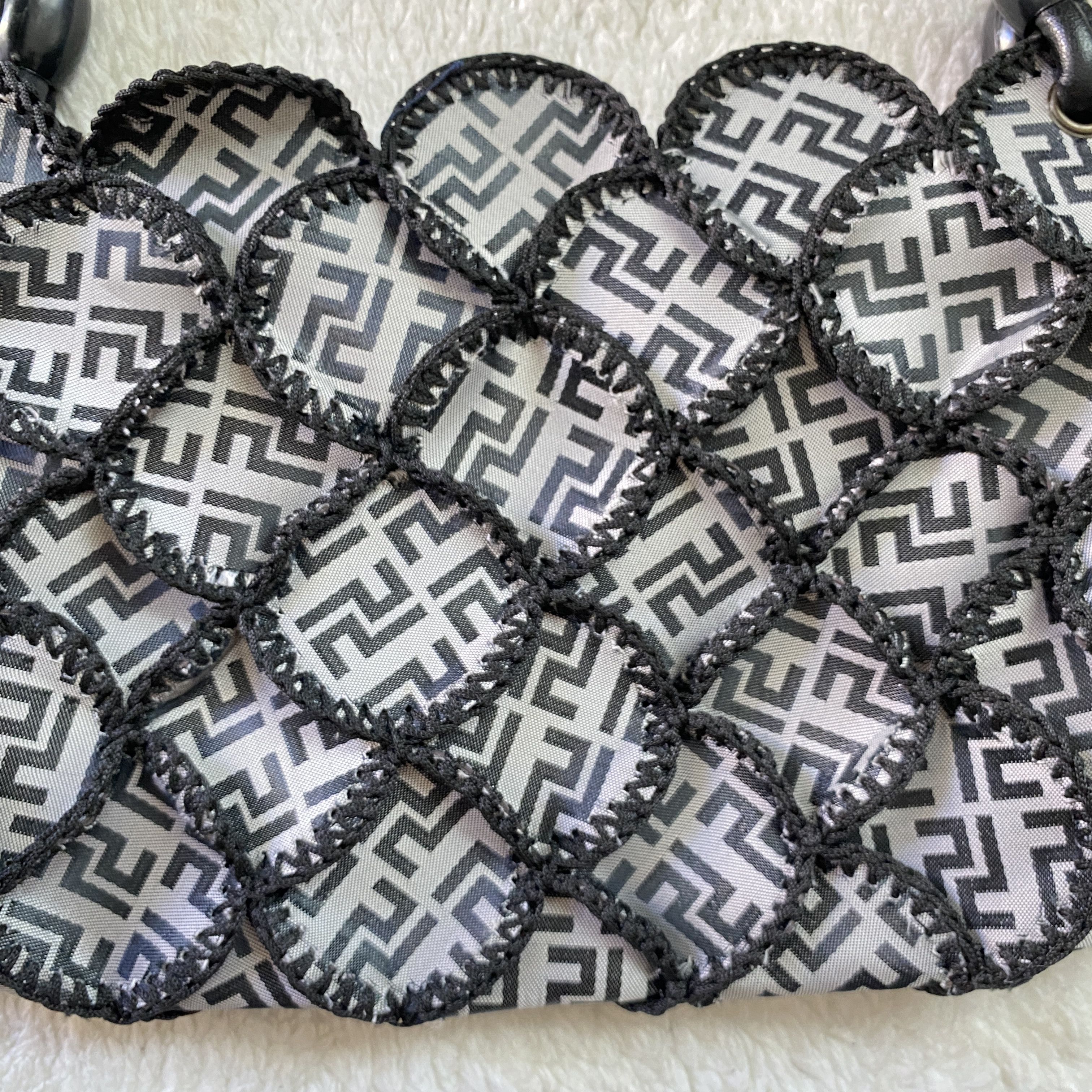 Other Vintage Smocked Patchwork Faux Leather Shoulder Bag Size ONE SIZE - 6 Thumbnail