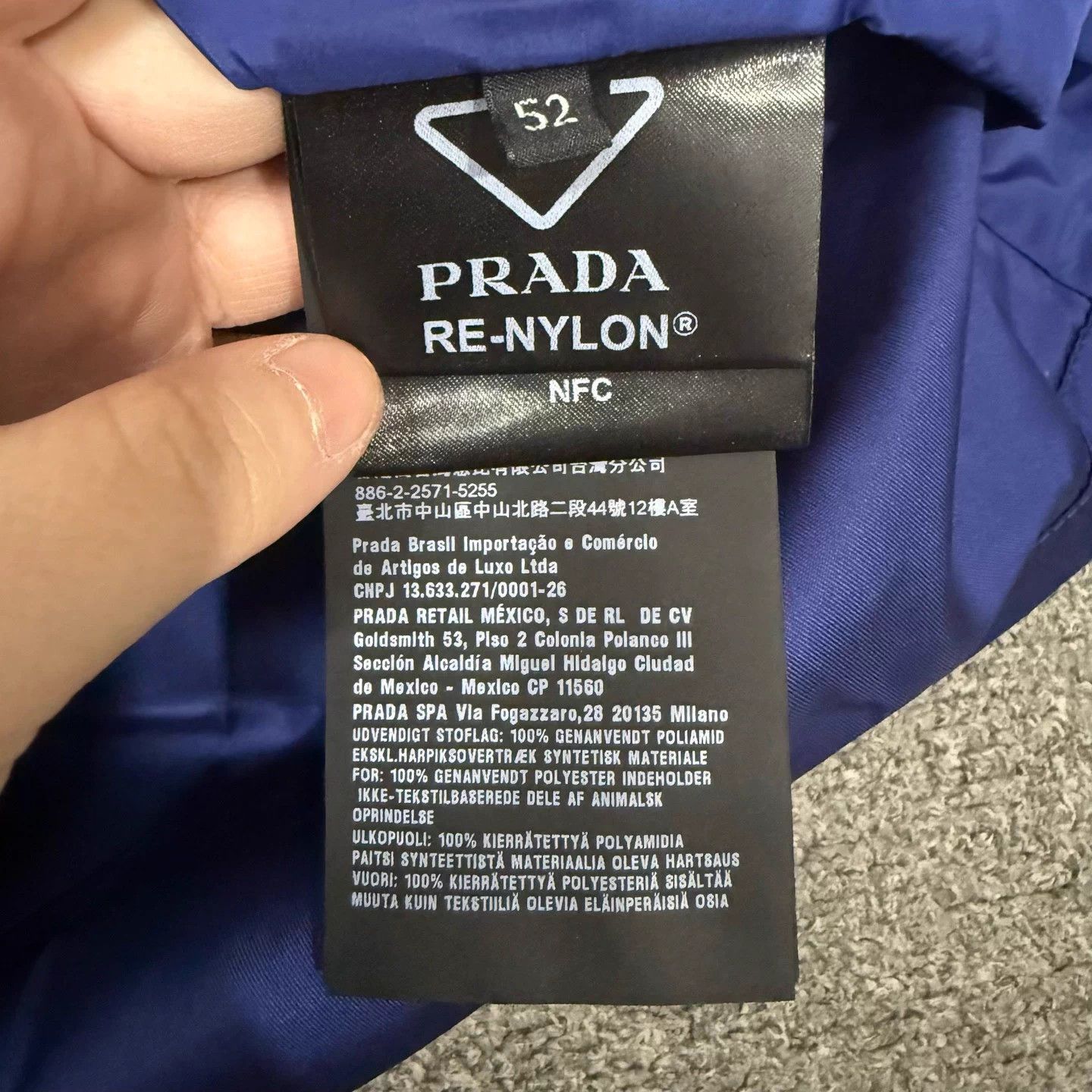 Prada Prada Blue Triangle Logo Recycled Nylon Unworn 52 Jacket Size US L / EU 52-54 / 3 - 4 Thumbnail