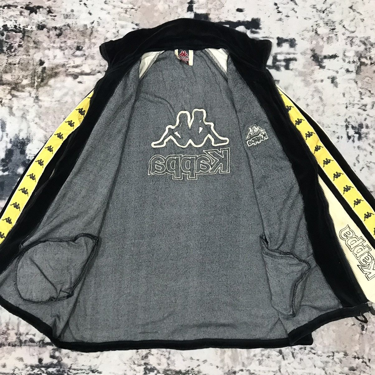 Kappa × Vintage Vintage 90s Kappa Side Tape Velvet Jacket Sweater Size US L / EU 52-54 / 3 - 7 Thumbnail