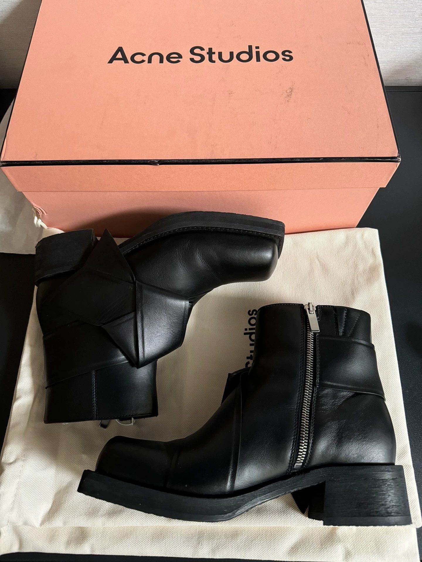 Acne Studios Acne Studios Black Small Square Toe Bow Zipper Boot Size US 6.5 / IT 36.5 - 7 Thumbnail