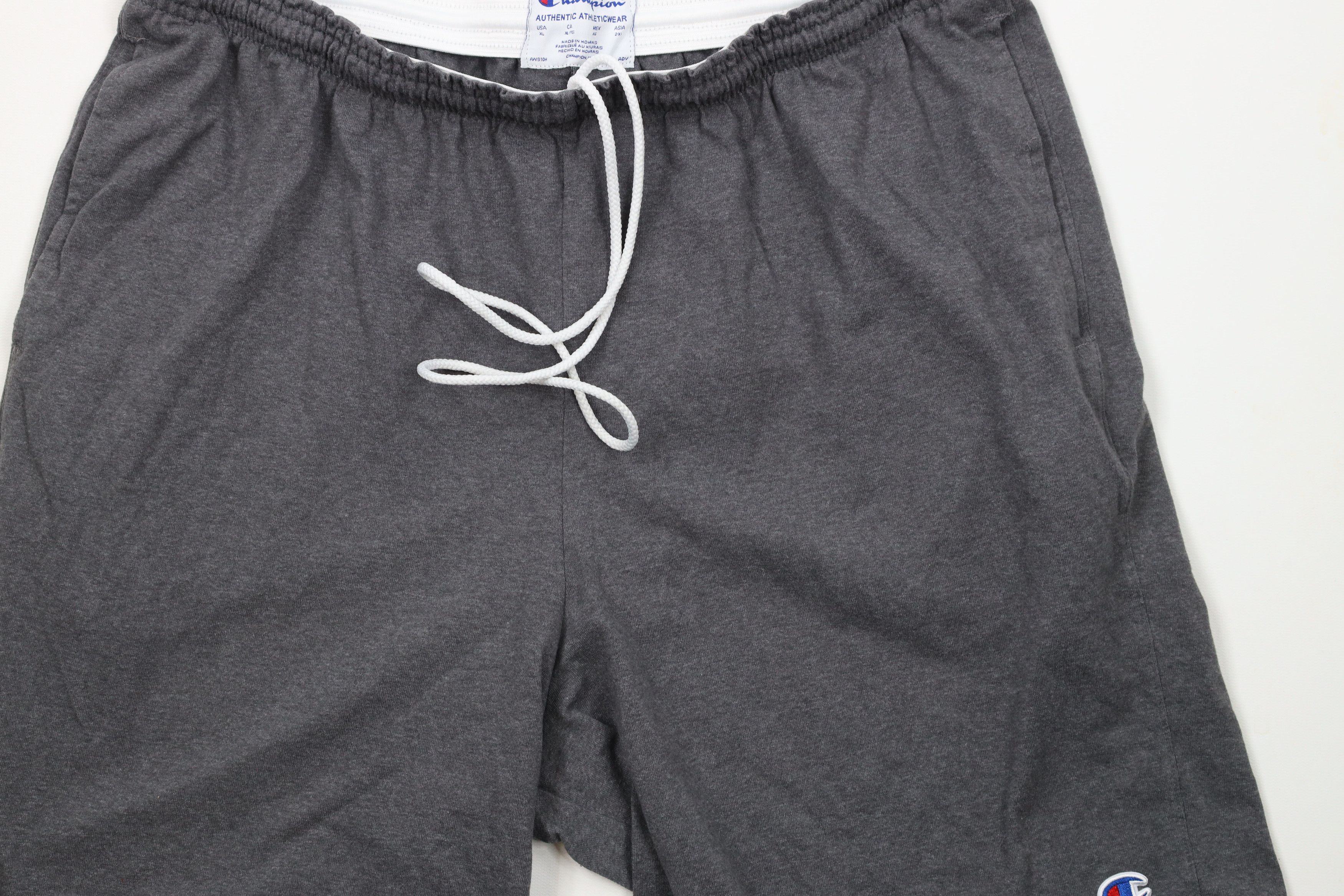 Champion × Vintage Vintage Champion Logo Above Knee Cotton Dad Shorts Gray Size US 36 / EU 52 - 3 Thumbnail