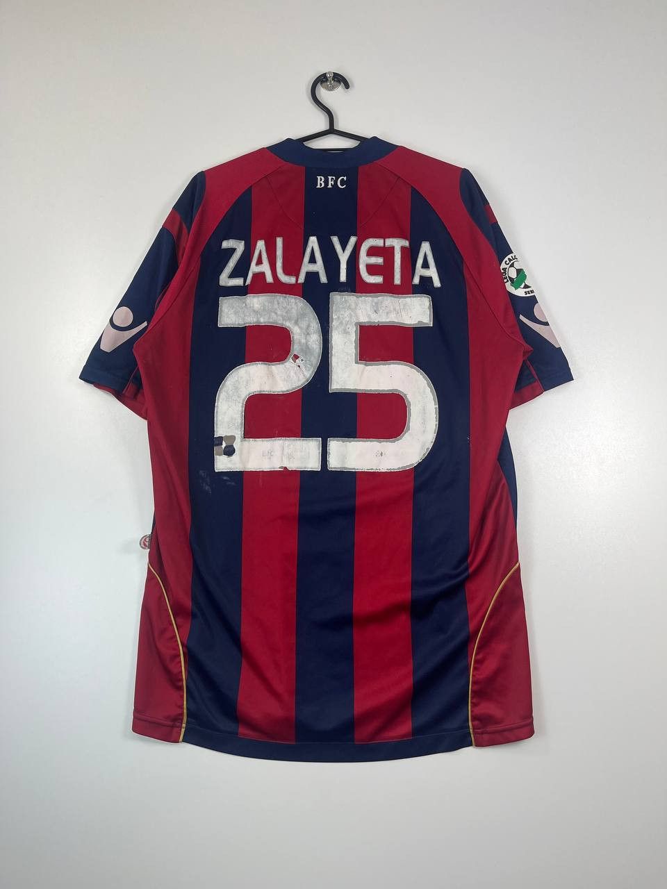 Macron Bologna FC 2008 2009 Home Shirt Macron Zalayeta #25 Size L Size US L / EU 52-54 / 3 - 9 Thumbnail
