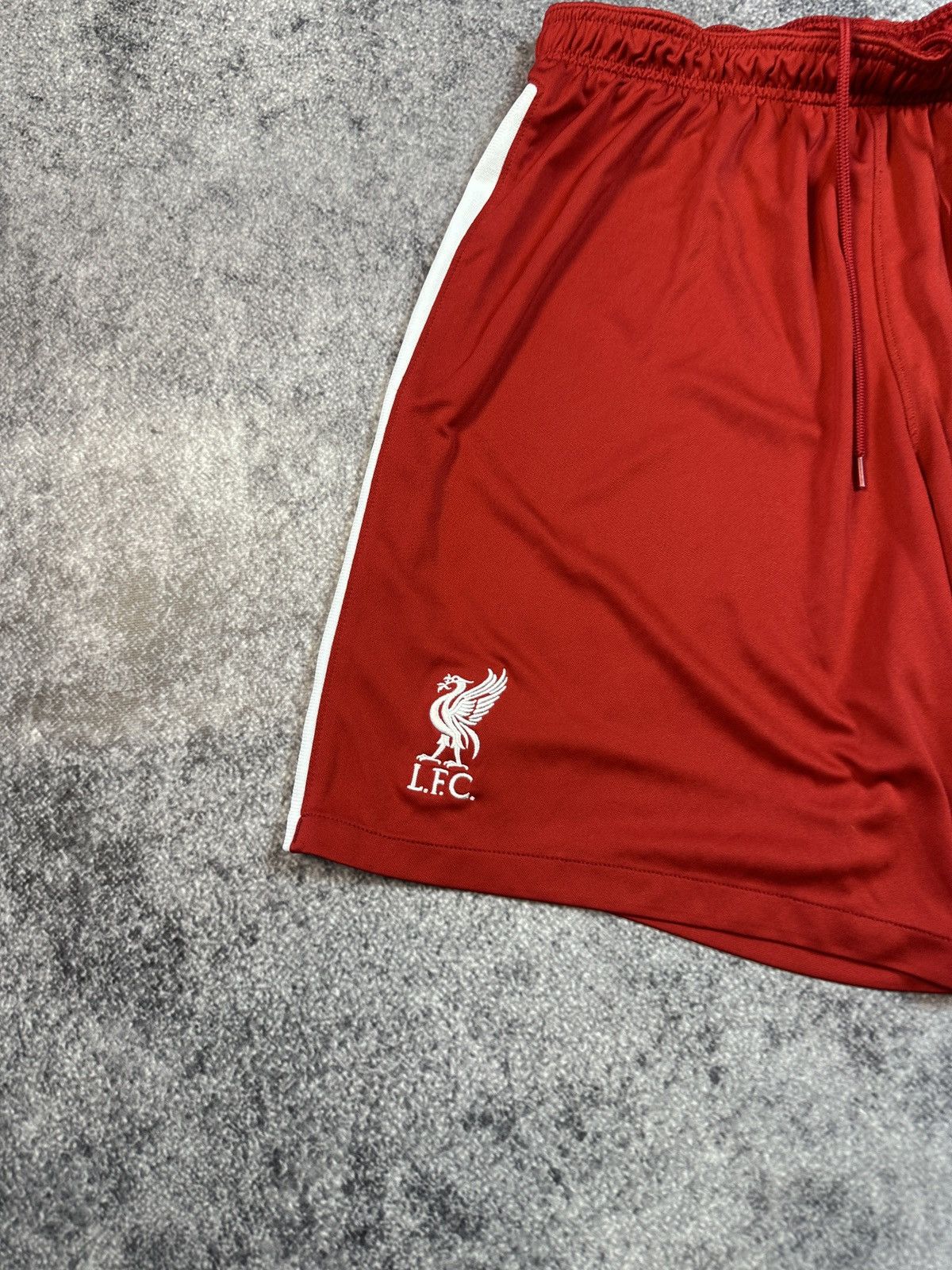 Nike Nike Liverpool Shorts Soccer Streetwear rare XL Casual VTg Size US 36 / EU 52 - 2 Thumbnail