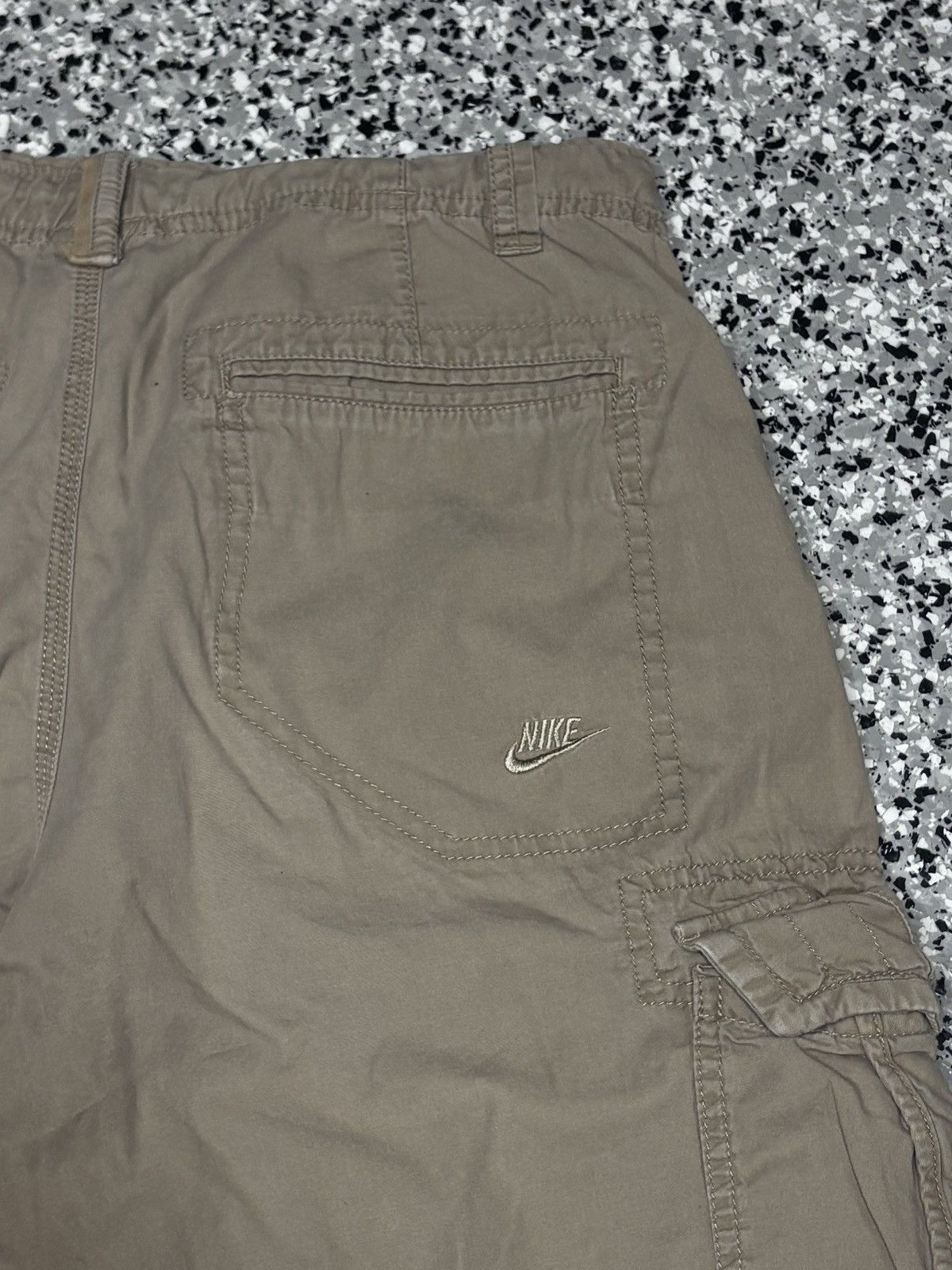 Nike Vintage Y2K Nike Sportswear Tan Cargo Baggy Shorts Sz. M Size US 34 / EU 50 - 4 Thumbnail