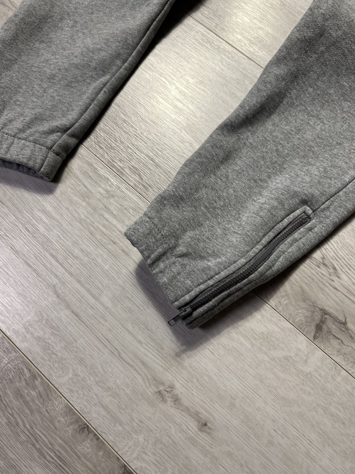 Trapstar London Rare Grey Chenille Trapstar London Tracksuit Hoodie + Pants Size US M / EU 48-50 / 2 - 12 Thumbnail