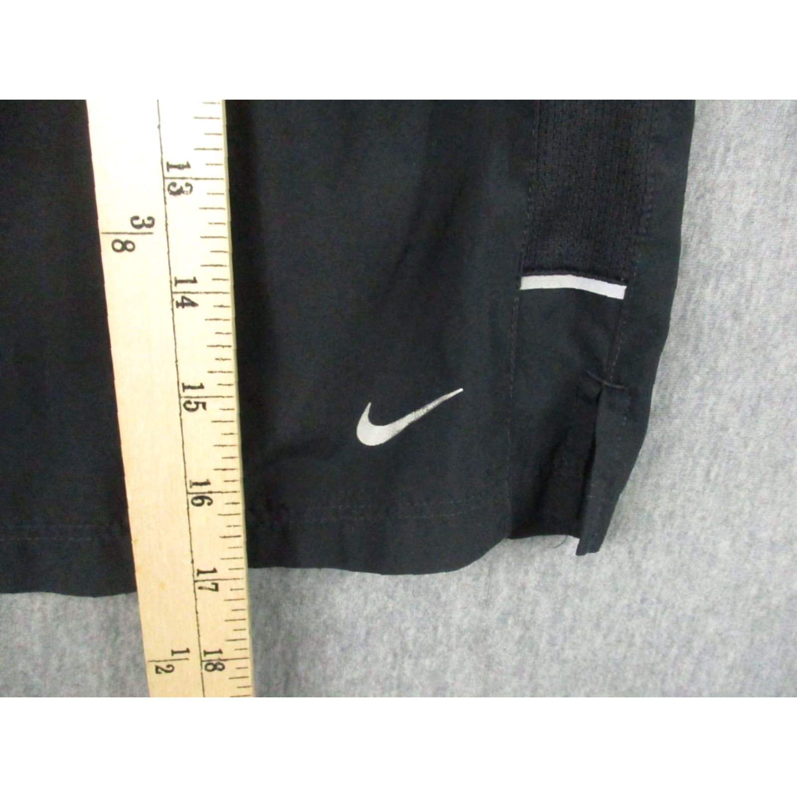Nike Nike Running Shorts XL Men Black Lined Pockets EUC Size US 36 / EU 52 - 6 Thumbnail