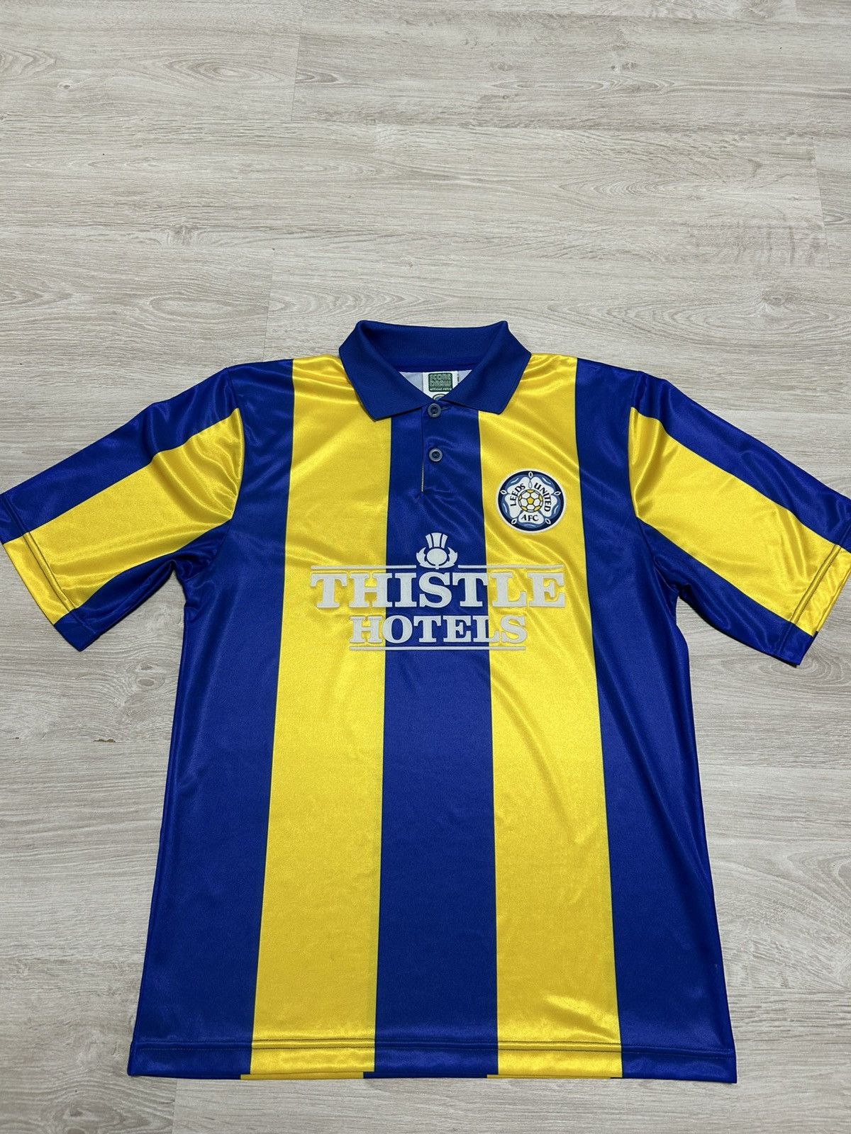 Asics LEEDS UNITED 1993-1994 FOOTBALL SHIRT JERSEY AWAY SCORE DRAW Size US M / EU 48-50 / 2 - 1 Thumbnail