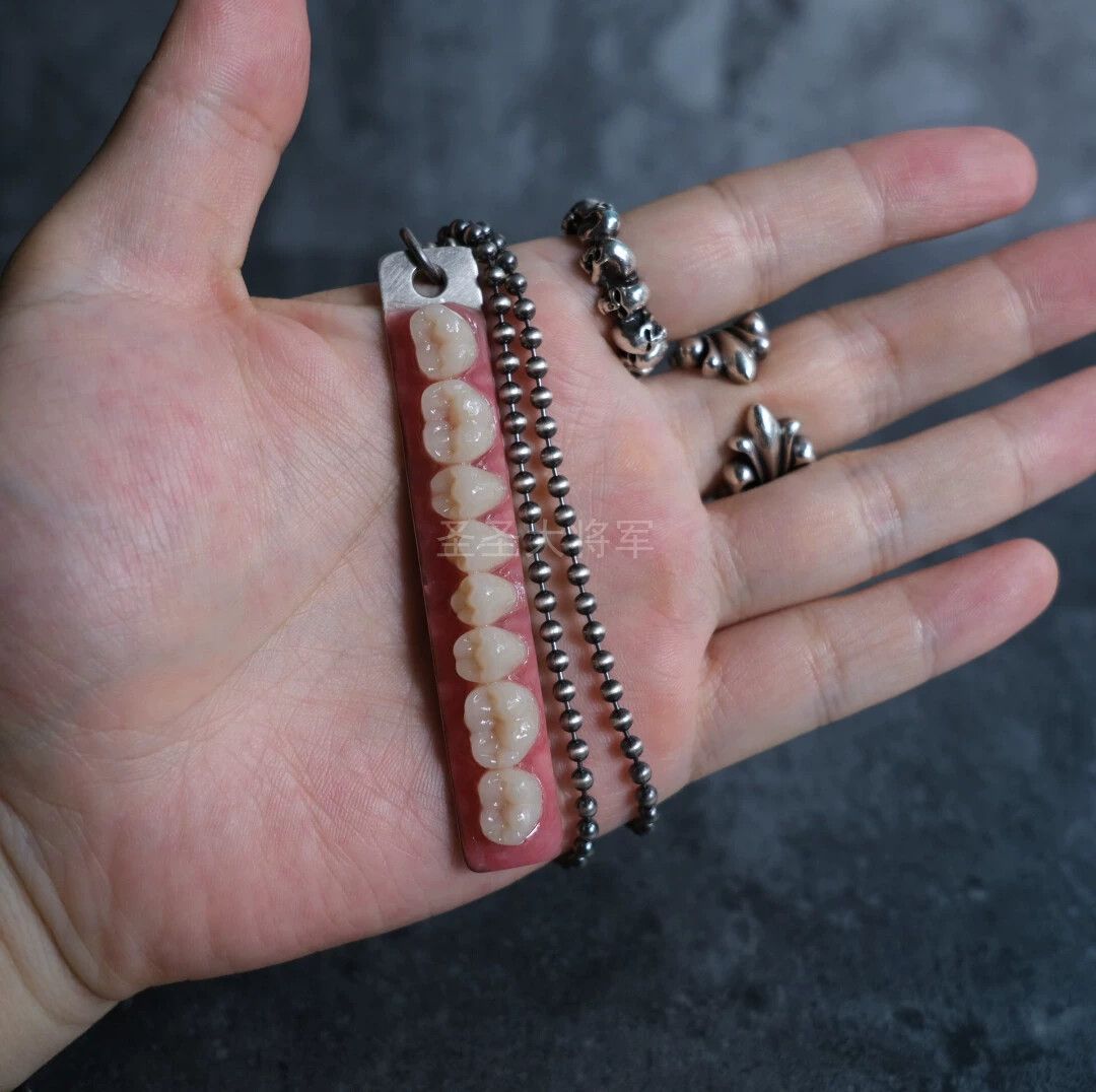 Carol Christian Poell Carol Christian Poell CCP 2001-2002 Dental Tooth Necklace Size ONE SIZE - 5 Thumbnail