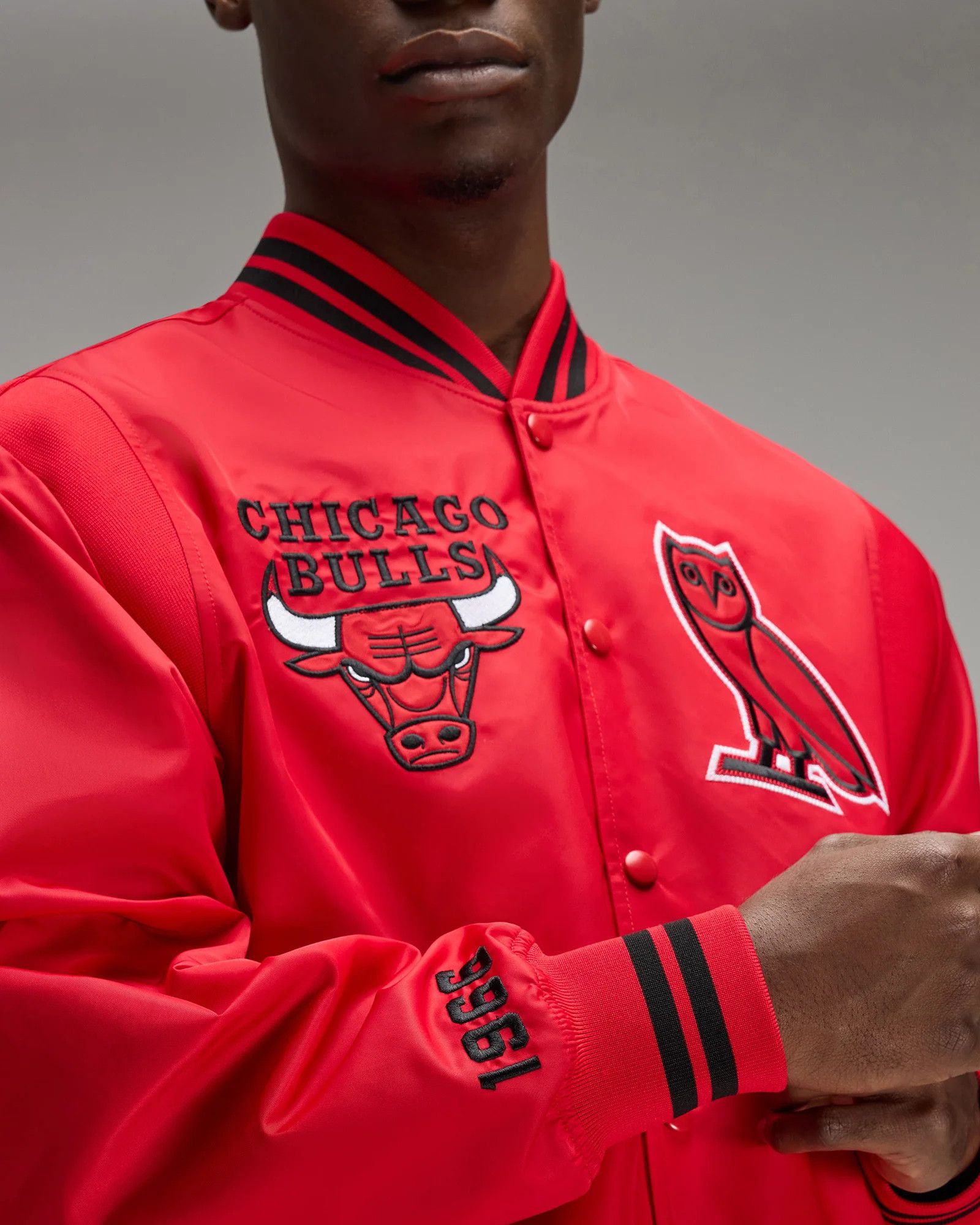 Drake OVO x NBA x CHICAGO BULLS SATIN VARSITY JACKET Size US XXL / EU 58 / 5 - 16 Thumbnail