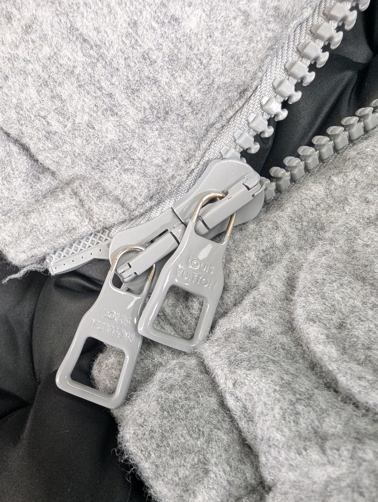 Louis Vuitton Louis Vuitton Boyhood Puffer Coat in Grey Size US M / EU 48-50 / 2 - 12 Thumbnail