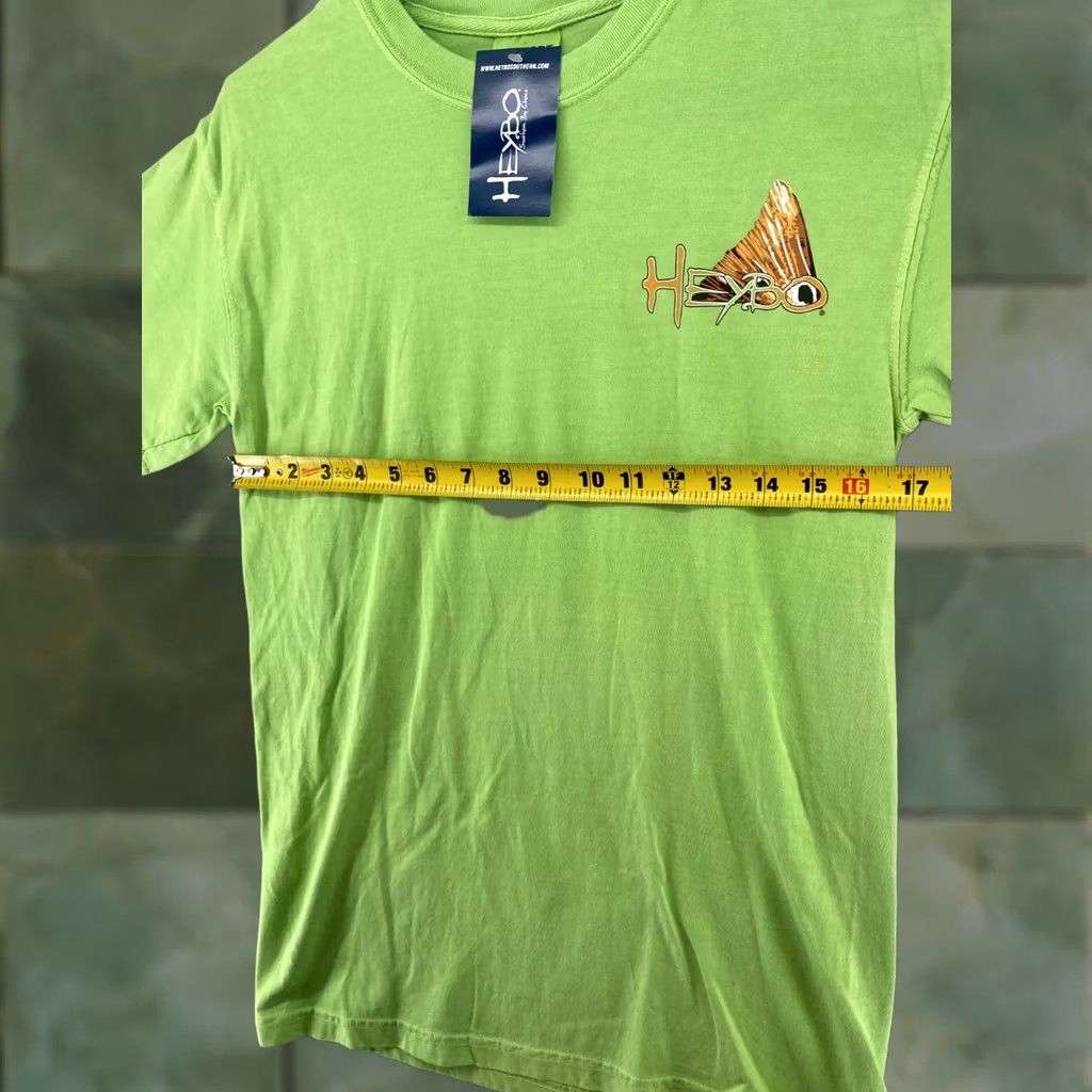 Vintage HeyBo Mens T-Shirt Small Green Fish Getting Tail Graphic Print Crew Neck SS Shirt Size US S / EU 44-46 / 1 - 1 Thumbnail