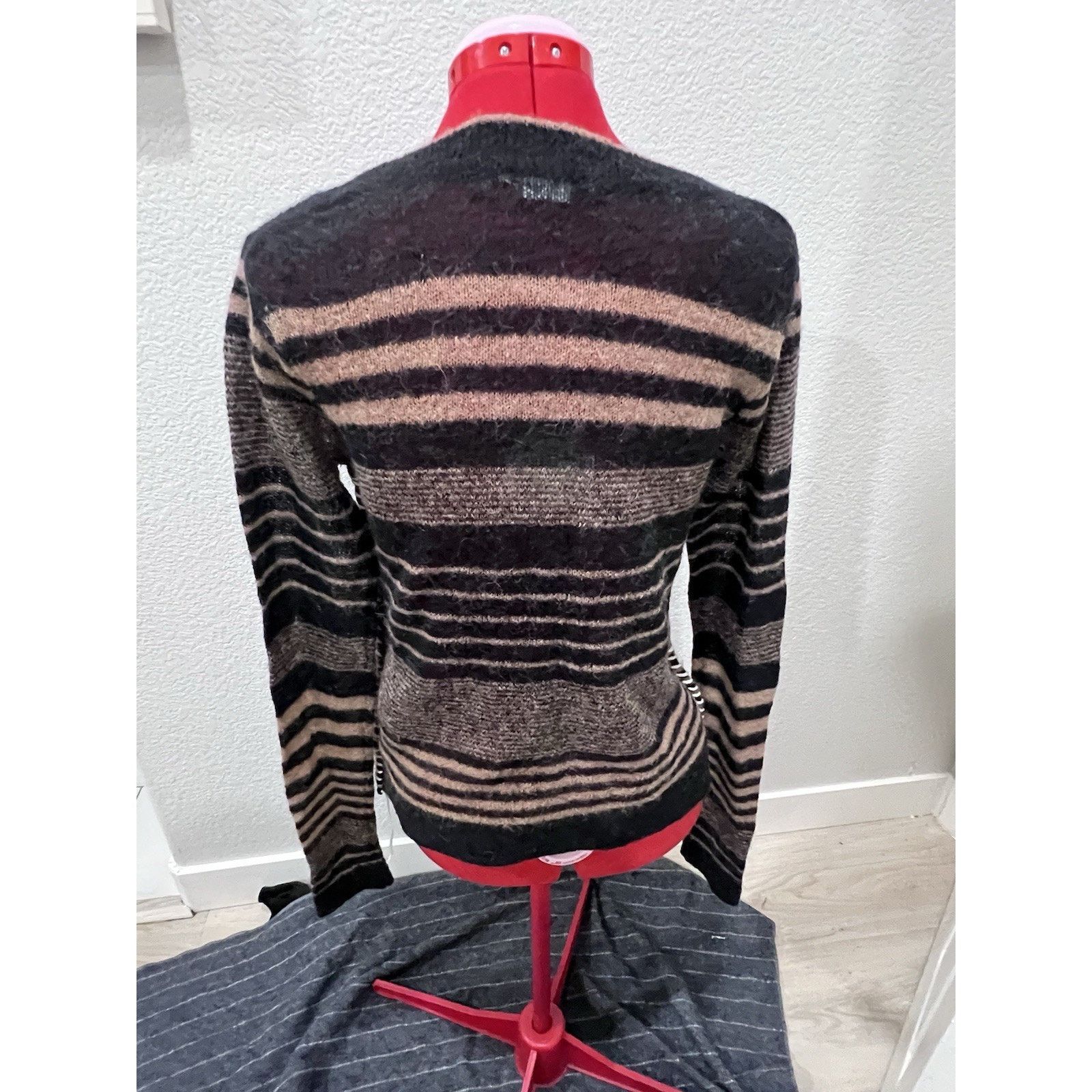 Acne Studios Acne StudiosBlack and Brown Striped ScoopNeck Crewneck Size M / US 6-8 / IT 42-44 - 3 Thumbnail