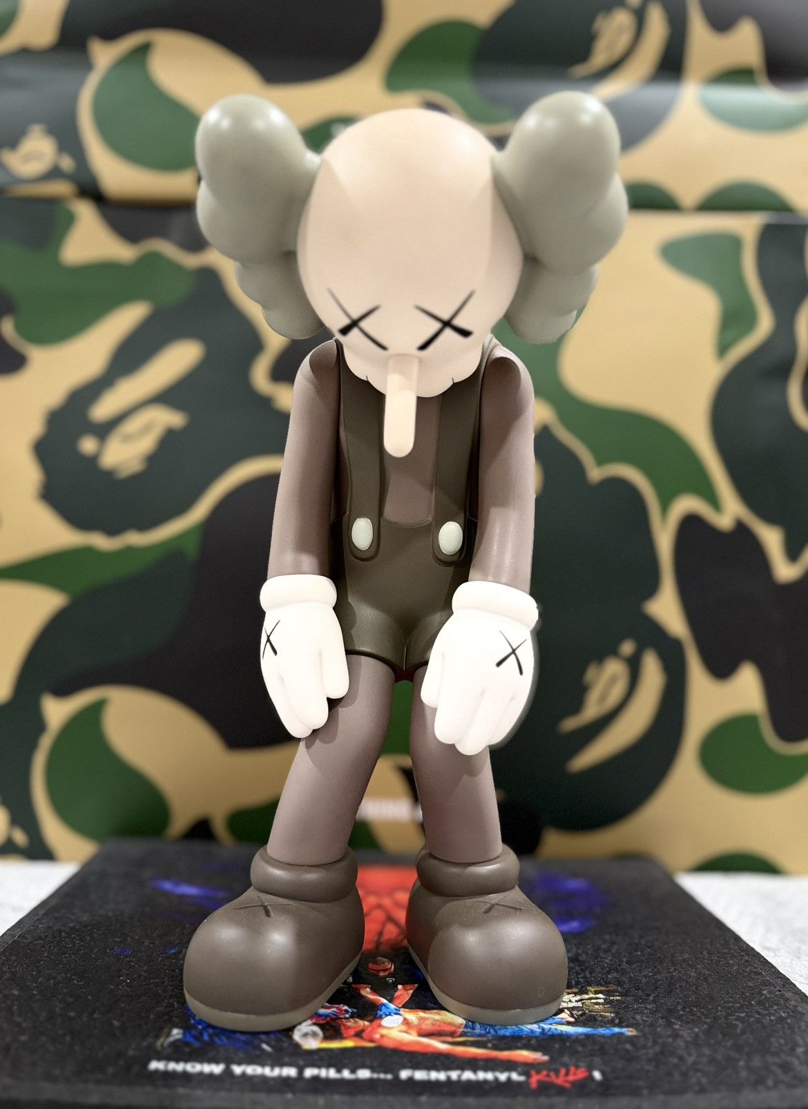 Kaws Kaws Small Lie Size ONE SIZE - 1 Thumbnail