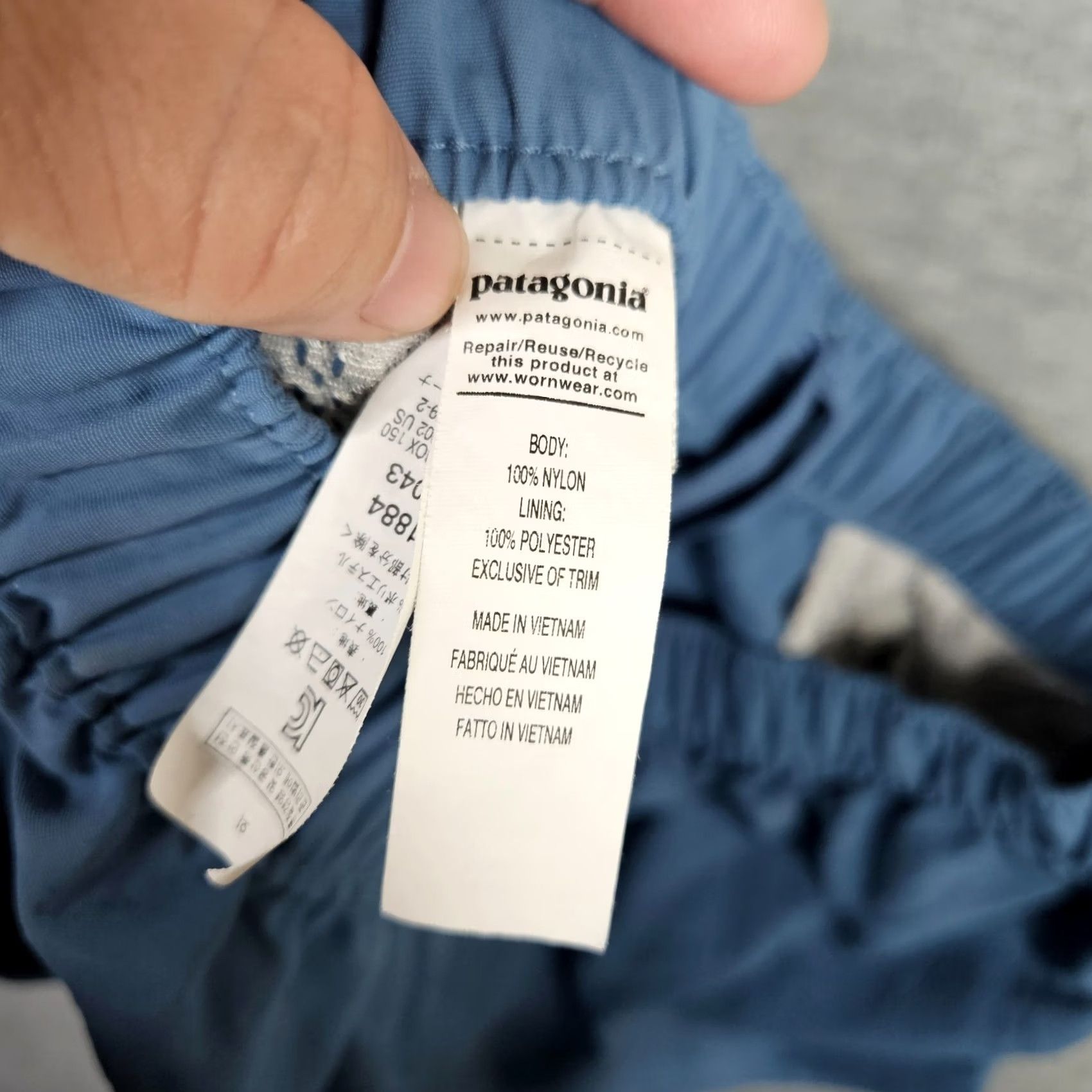 Patagonia Patagonia Women's Blue Shorts Pockets Size S Regular Mid Rise Logo Outdoor Casual Size 28" / US 6 / IT 42 - 4 Thumbnail