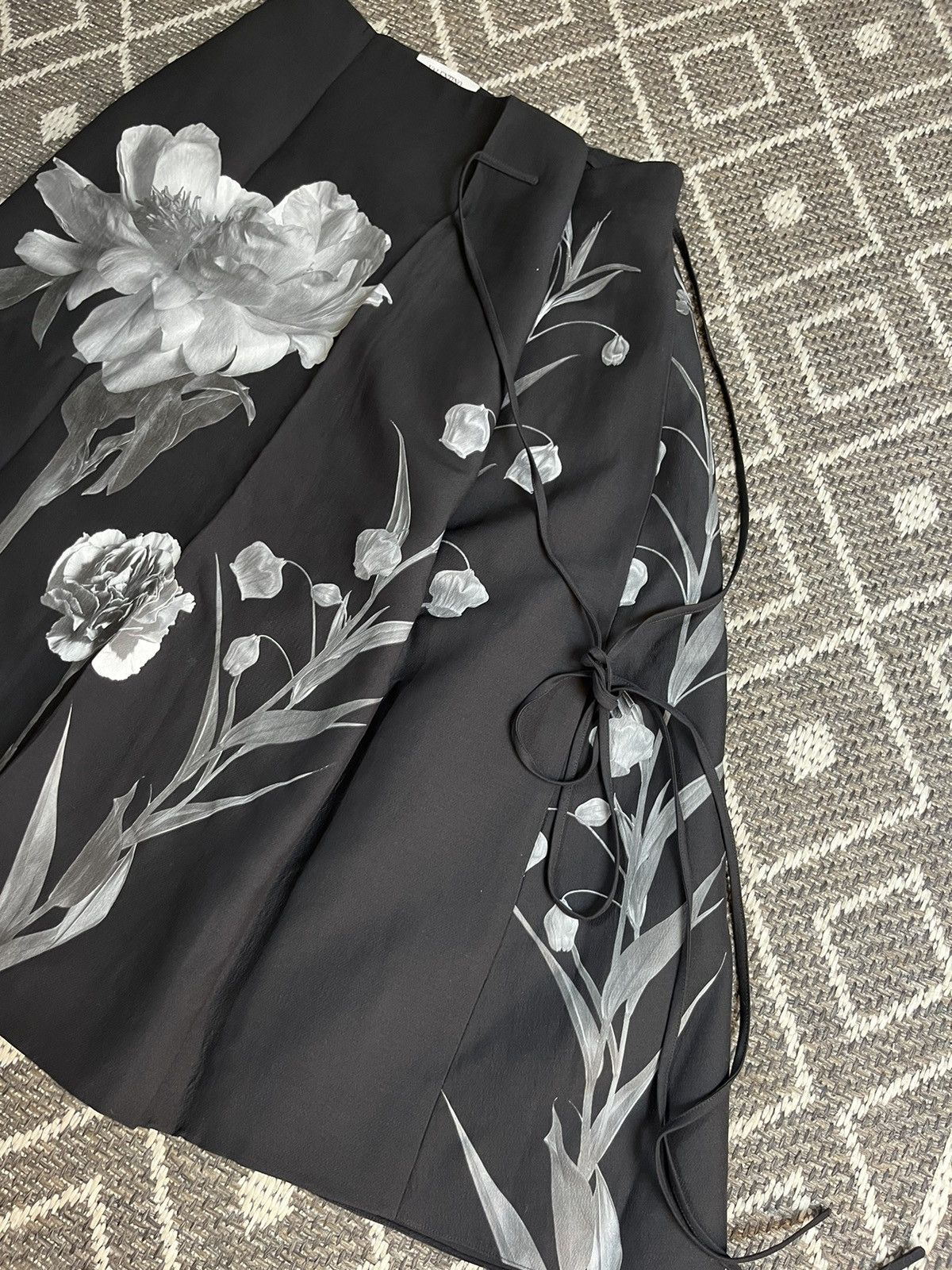 Valentino Valentino 21FW runway floral skirt Size 27" / US 4 / IT 40 - 6 Thumbnail