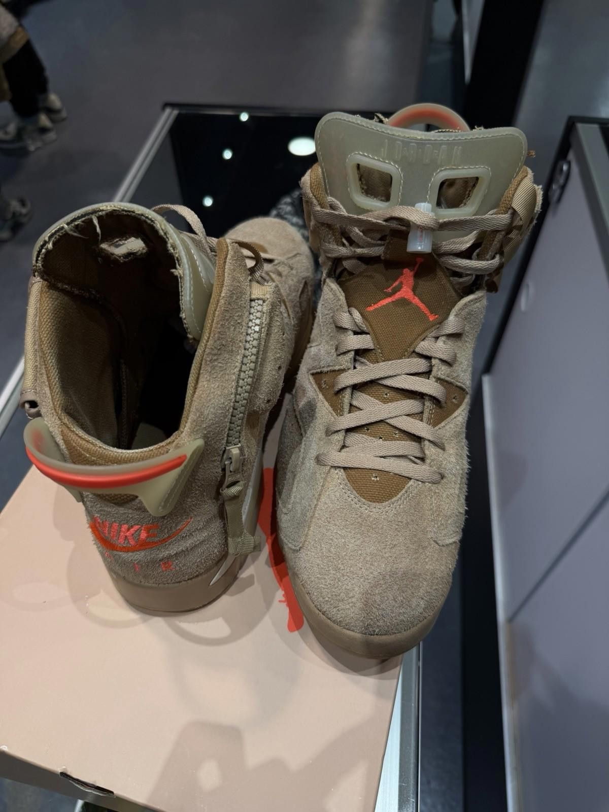 Jordan Brand Travis Scott x Air Jordan 6 Retro Men Size 13 British Khaki Size US 13 / EU 46 - 11 Thumbnail