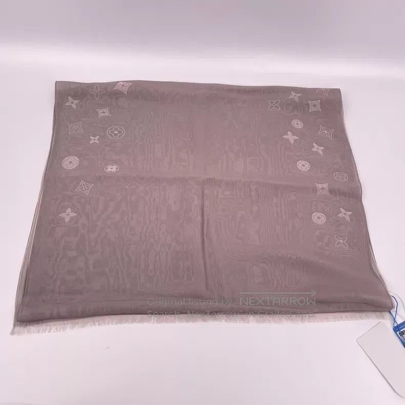Louis Vuitton Louis Vuitton Grey Silk Scarf Size ONE SIZE - 3 Thumbnail