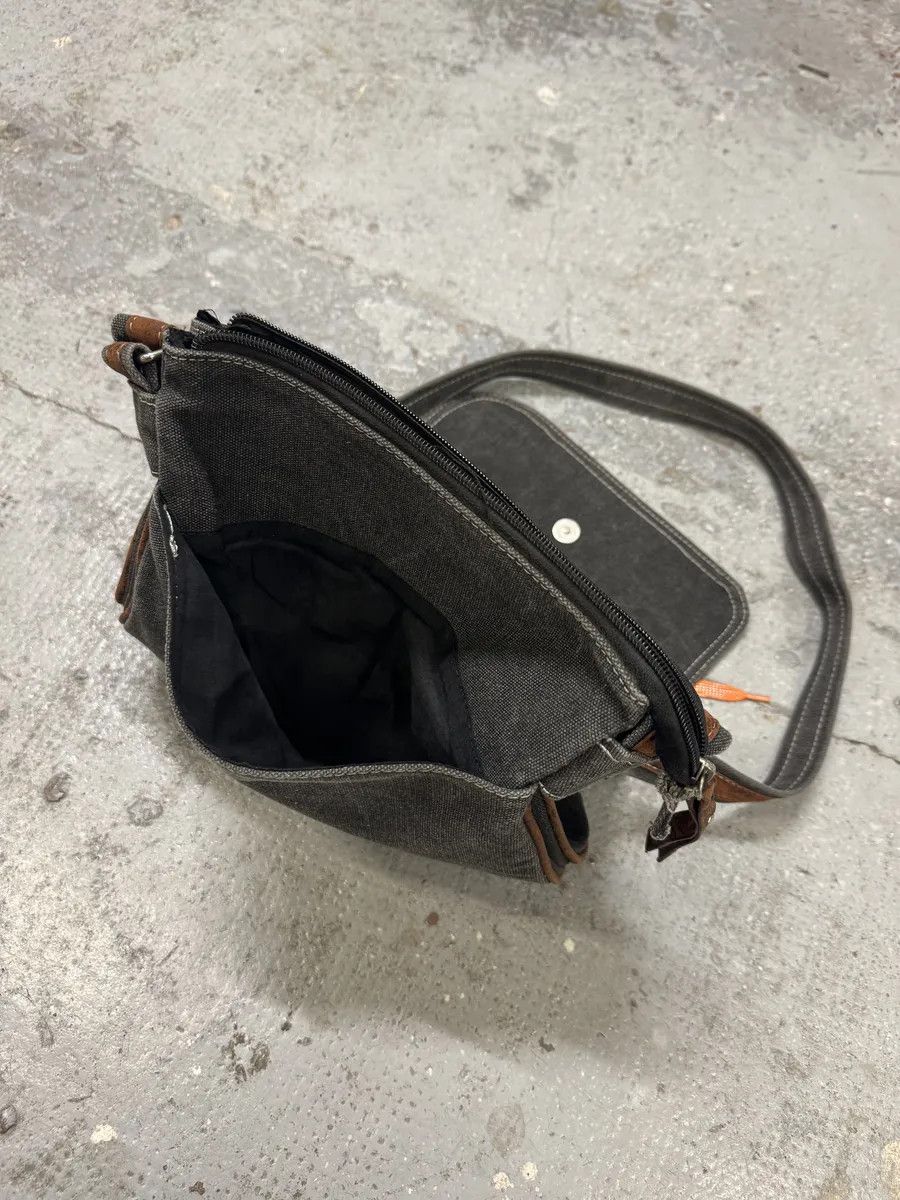 Dolce & Gabbana 2000s Dolce & Gabbana Converse Trompe L’Oeil Leather Shoulder Bag Size ONE SIZE - 11 Thumbnail