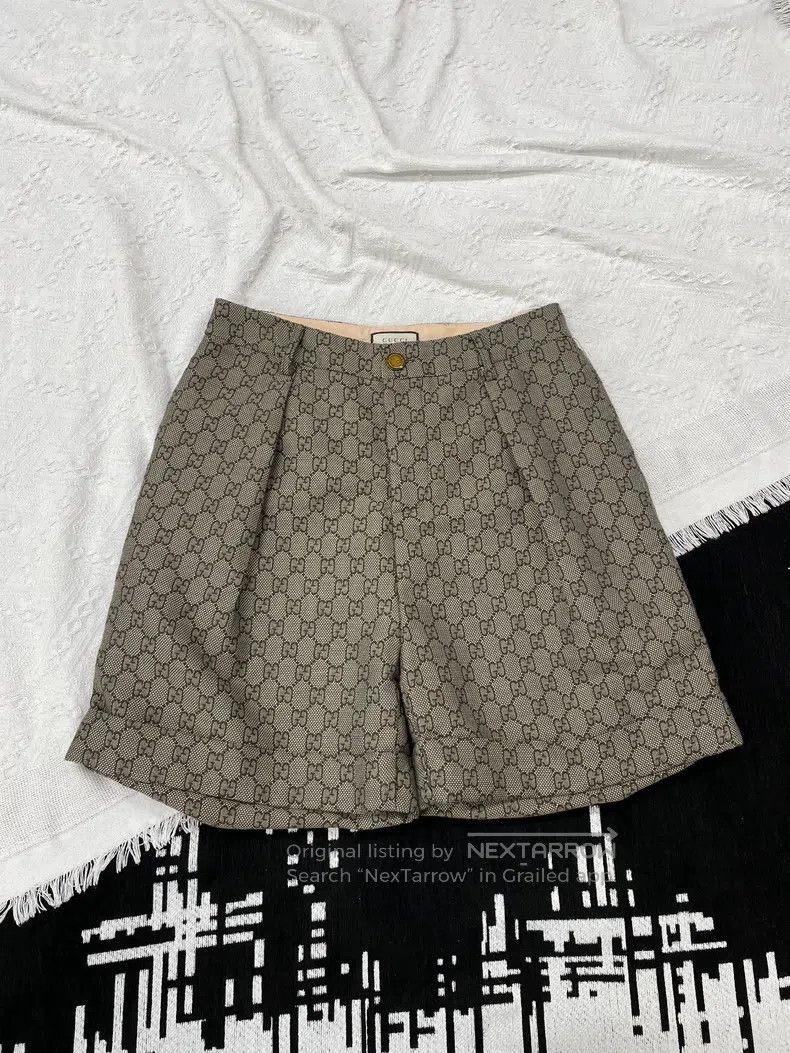 Gucci Gucci SizeL Old flower full logo shorts Size 26" / US 2 / IT 38 - 1 Thumbnail
