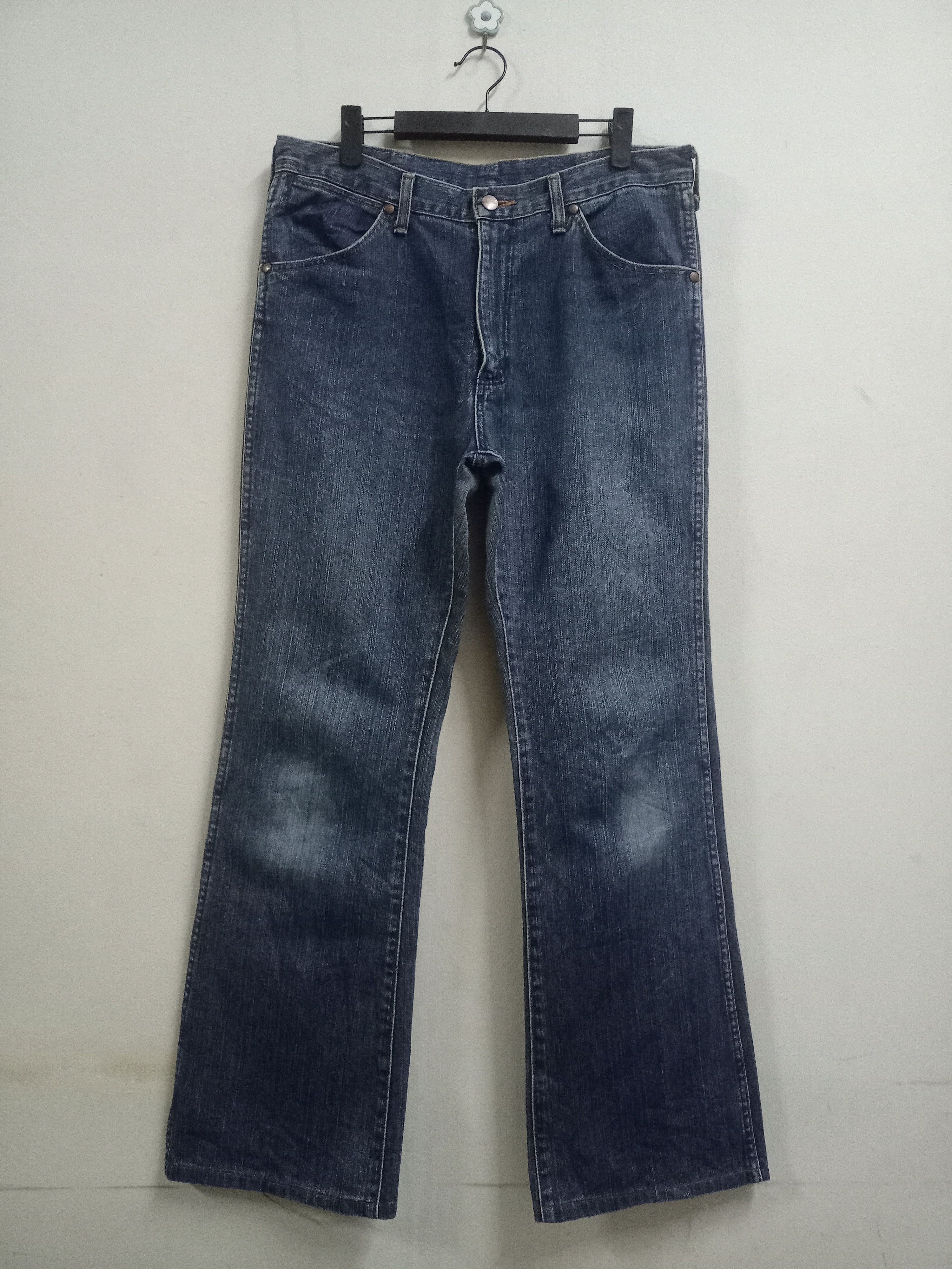 Wrangler Vintage Japanese Wrangler Blue Wash Flare Jeans Size US 33 - 1 Thumbnail