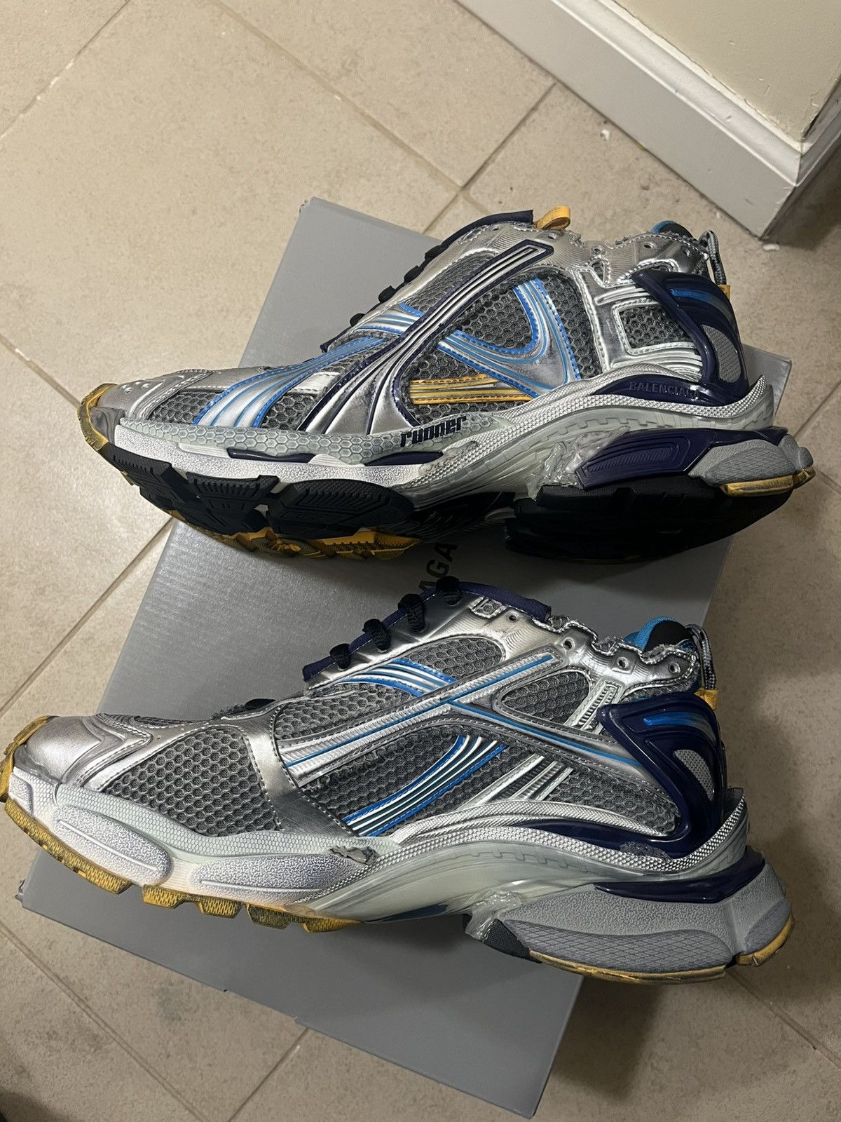 Balenciaga Balenciaga Men’s Mesh Runner Sneakers Sz 44(11us) Size US 11 / EU 44 - 12 Thumbnail